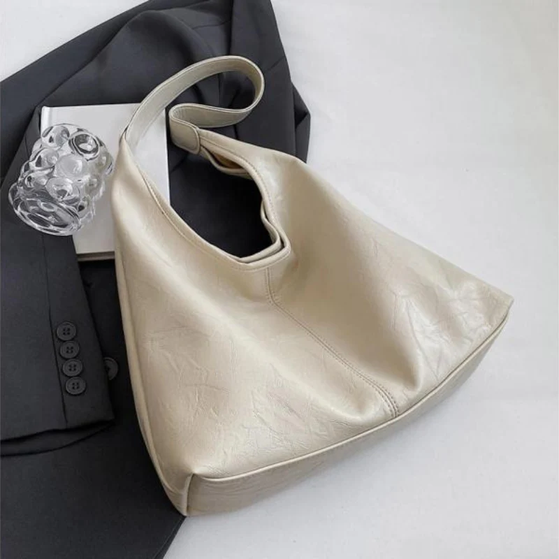 Halbrunde Umhängetasche Damen aus Kunstleder im Vintage-Look – Geräumige Crossbody Bag für Alltag und Ausgehen - Image 4