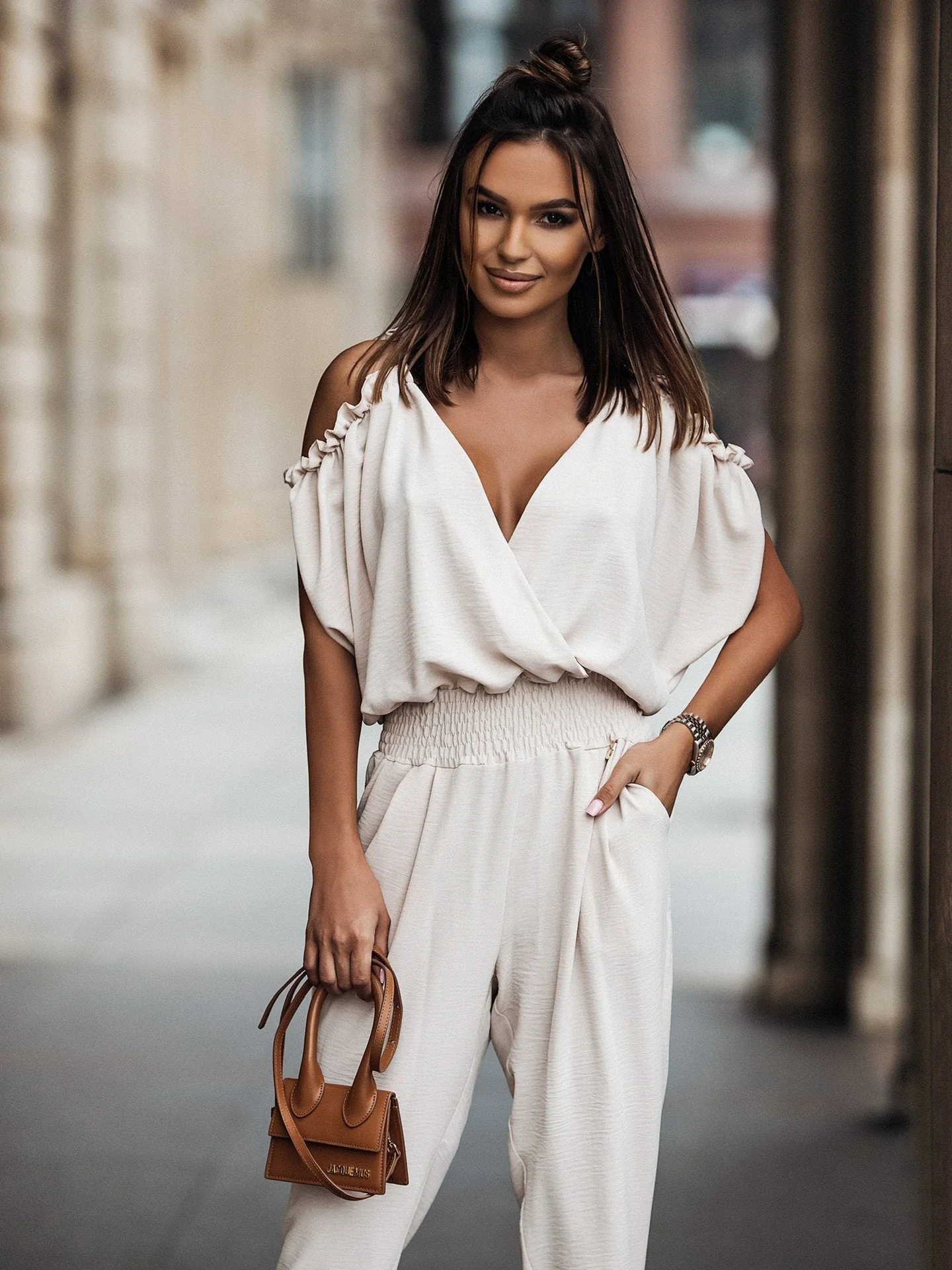 Hannah - Femininer & Lässiger Off-Shoulder Jumpsuit - Image 2