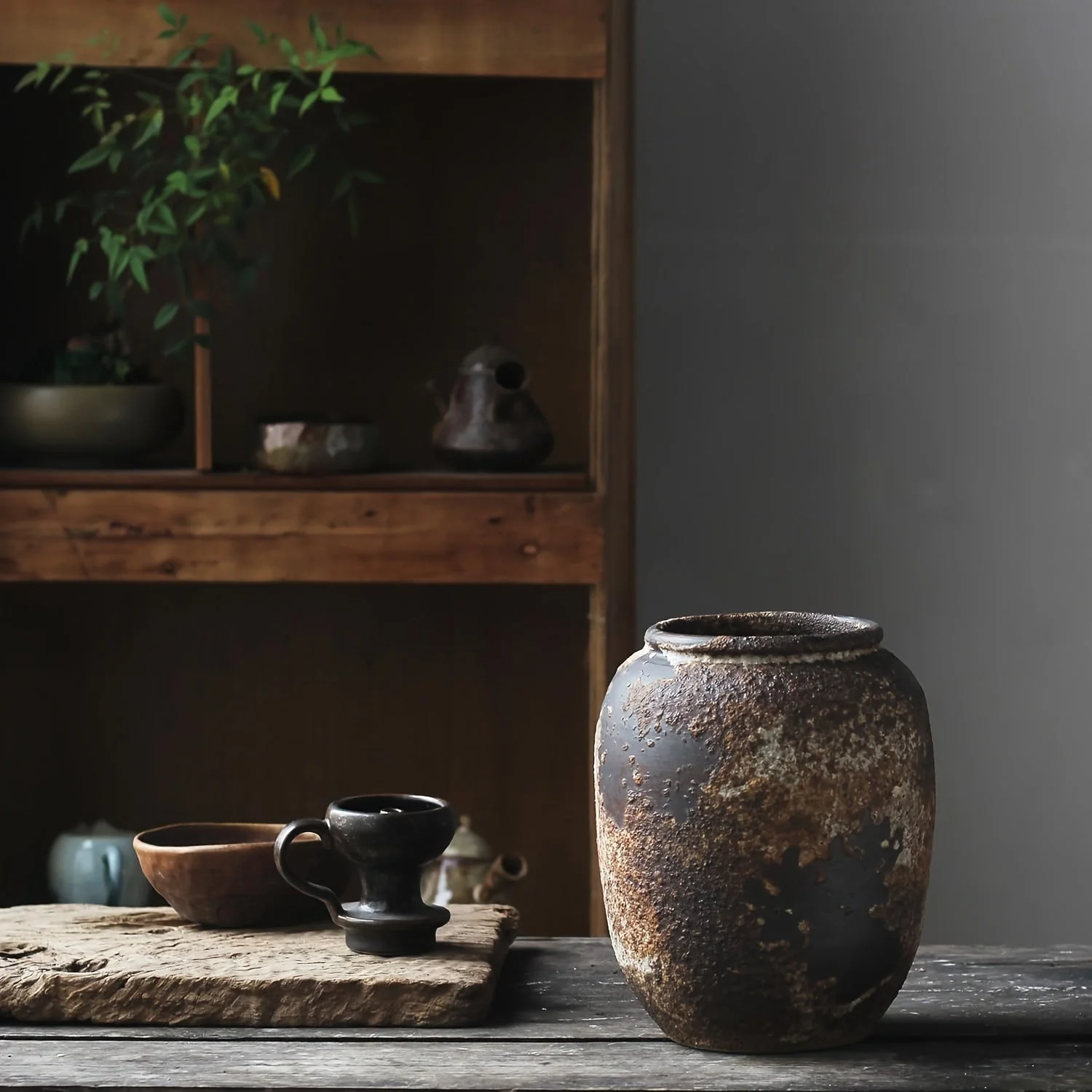 Harvest Bloom Dekorative Vase – Künstlerisches Design mit Texturierter Oberfläche und Fruchtinspirierter Stiele - Image 4