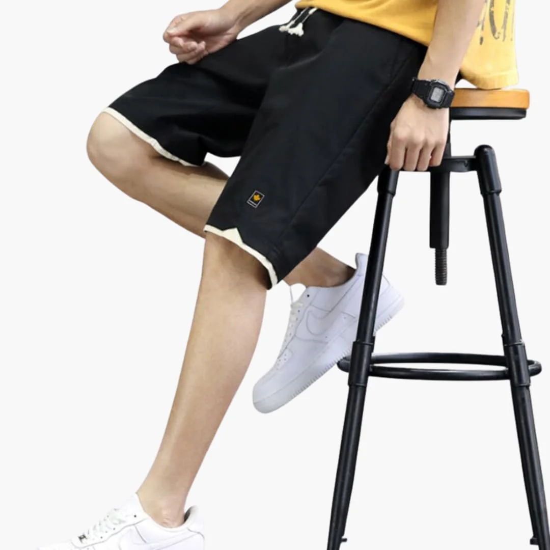 Herren Jogger Shorts mit Kordelzug und kontrastiertem Saum - Image 3