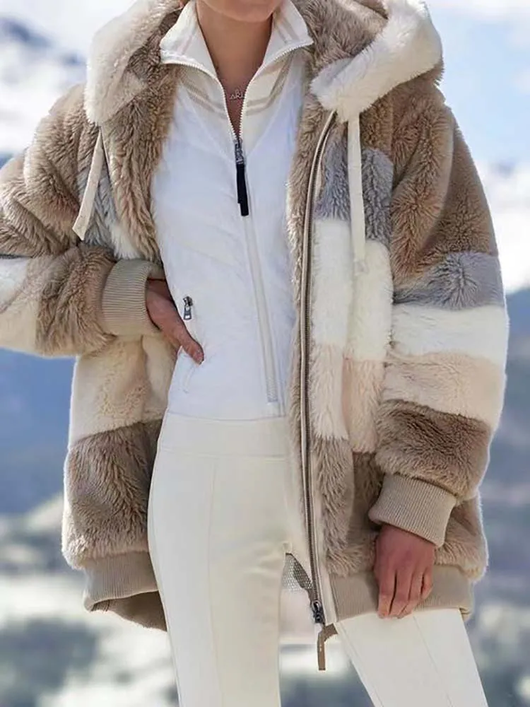 Jacke mit Kapuze und Kordelzug aus Kunstfell - Image 2
