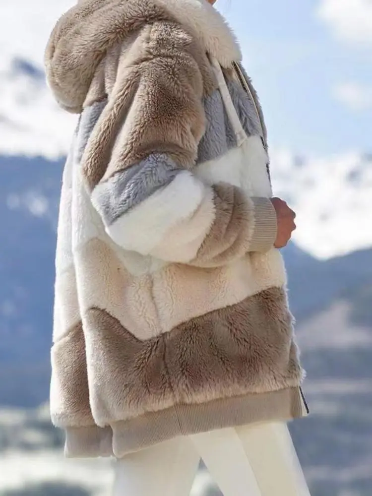 Jacke mit Kapuze und Kordelzug aus Kunstfell - Image 3