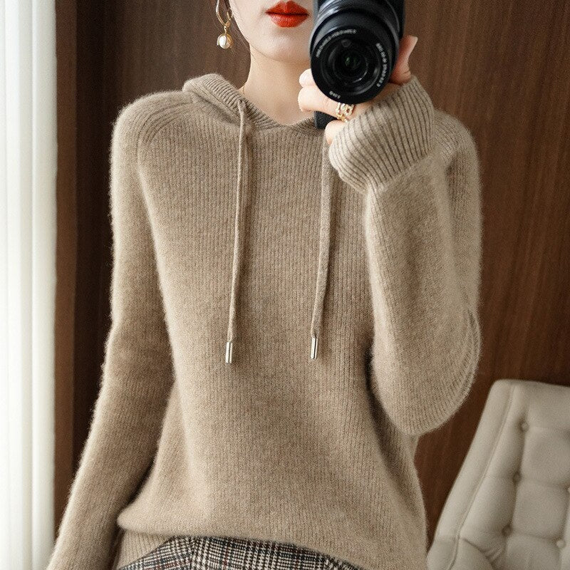 Jennifer | Zeitloser Kapuzenpullover mit Langarm - Image 4