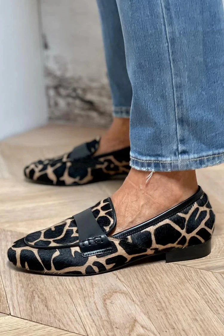 Jesmira - Bequeme und stilvolle Loafers mit Kuhmotiv - Image 3