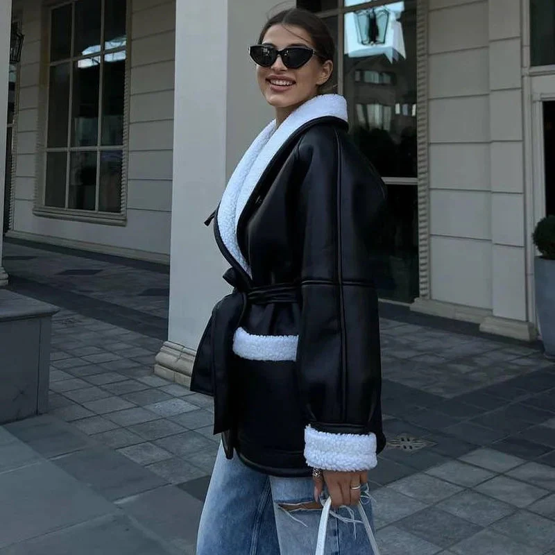 Johanna | Taillierte jacke mit Gürtel
