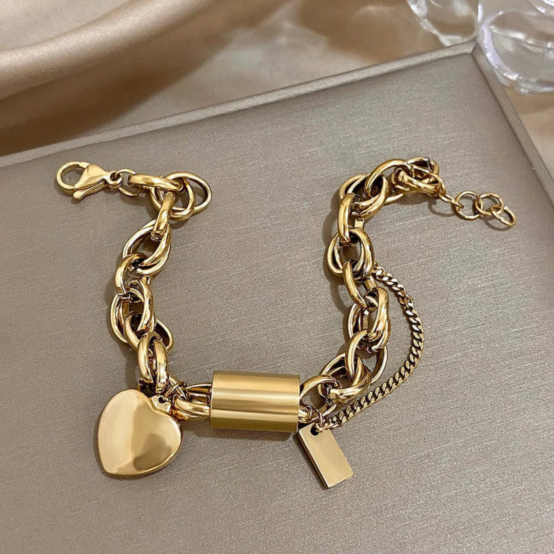 Julia - Goldenes Herzarmband - Image 6