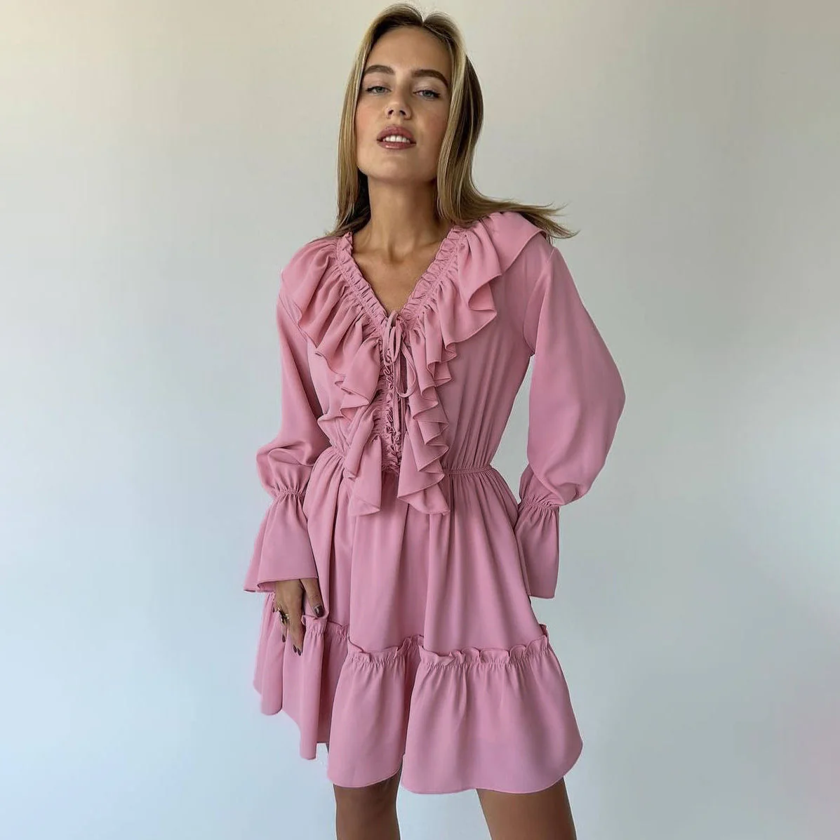 Julie | Kurzes Kleid mit Rüschen und Puffärmeln - Image 9