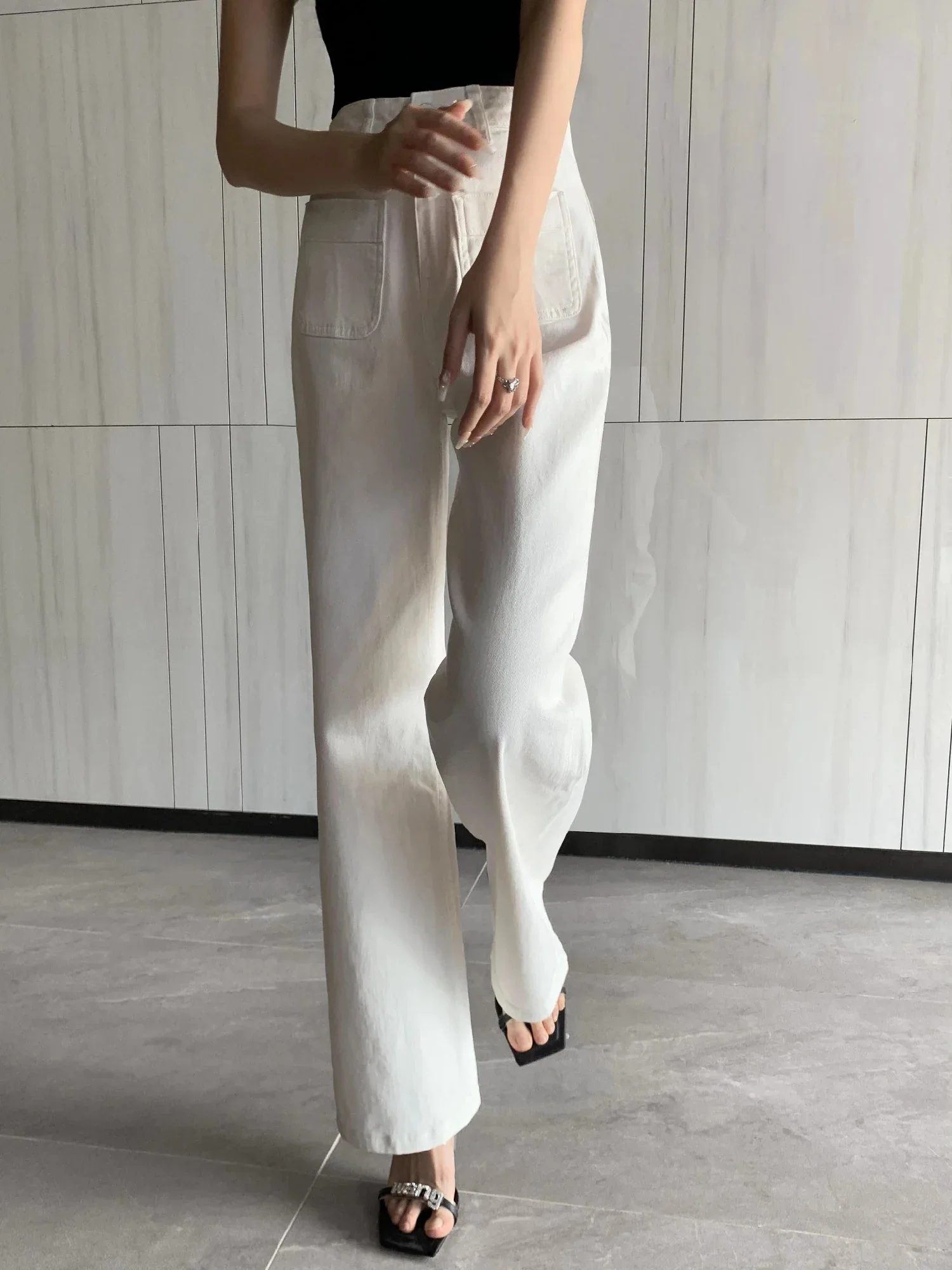 Kiera High-Waisted Jeans mit Weitem Bein - Image 5