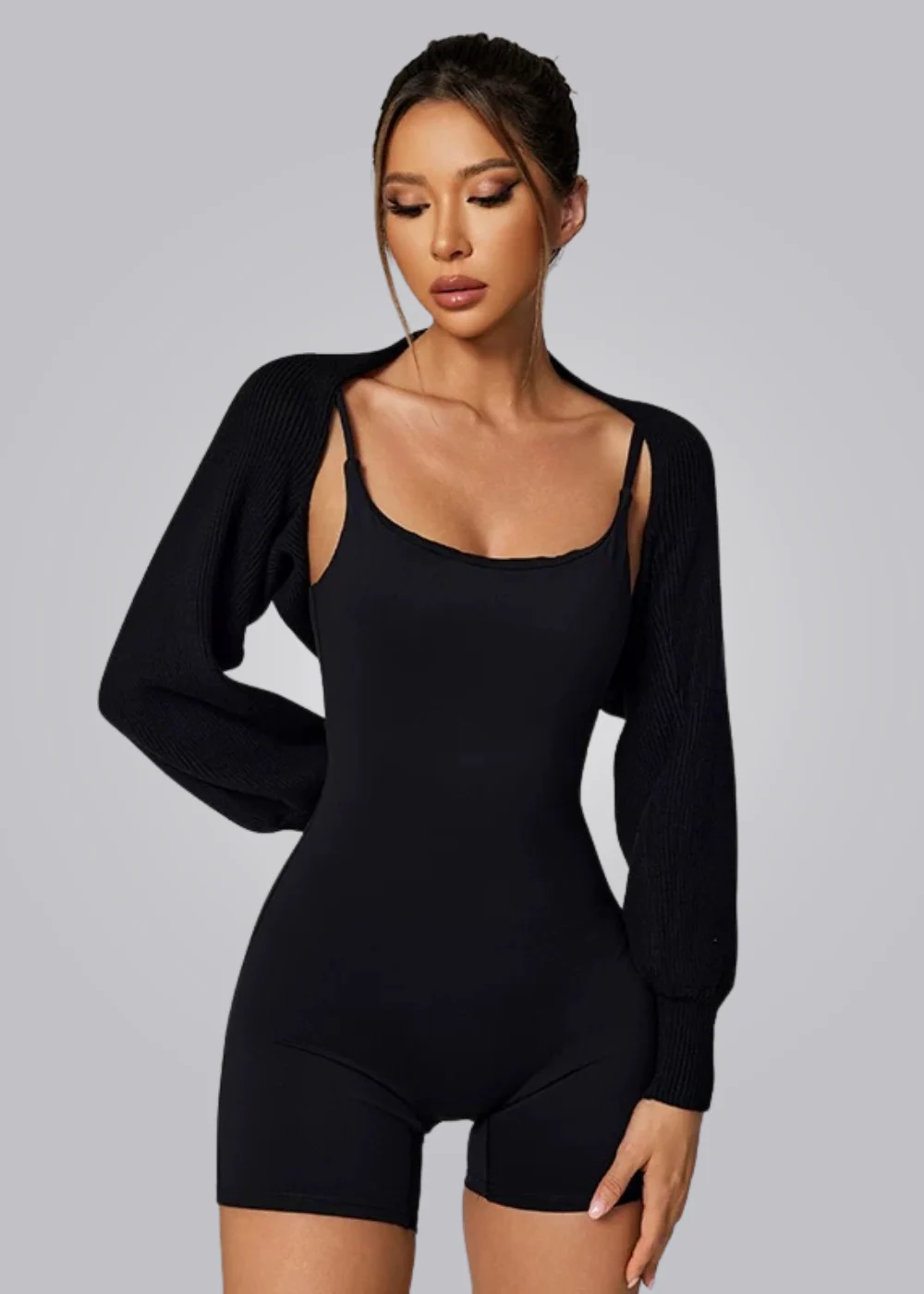 Kurzer Jumpsuit - Essential Grace - Image 5