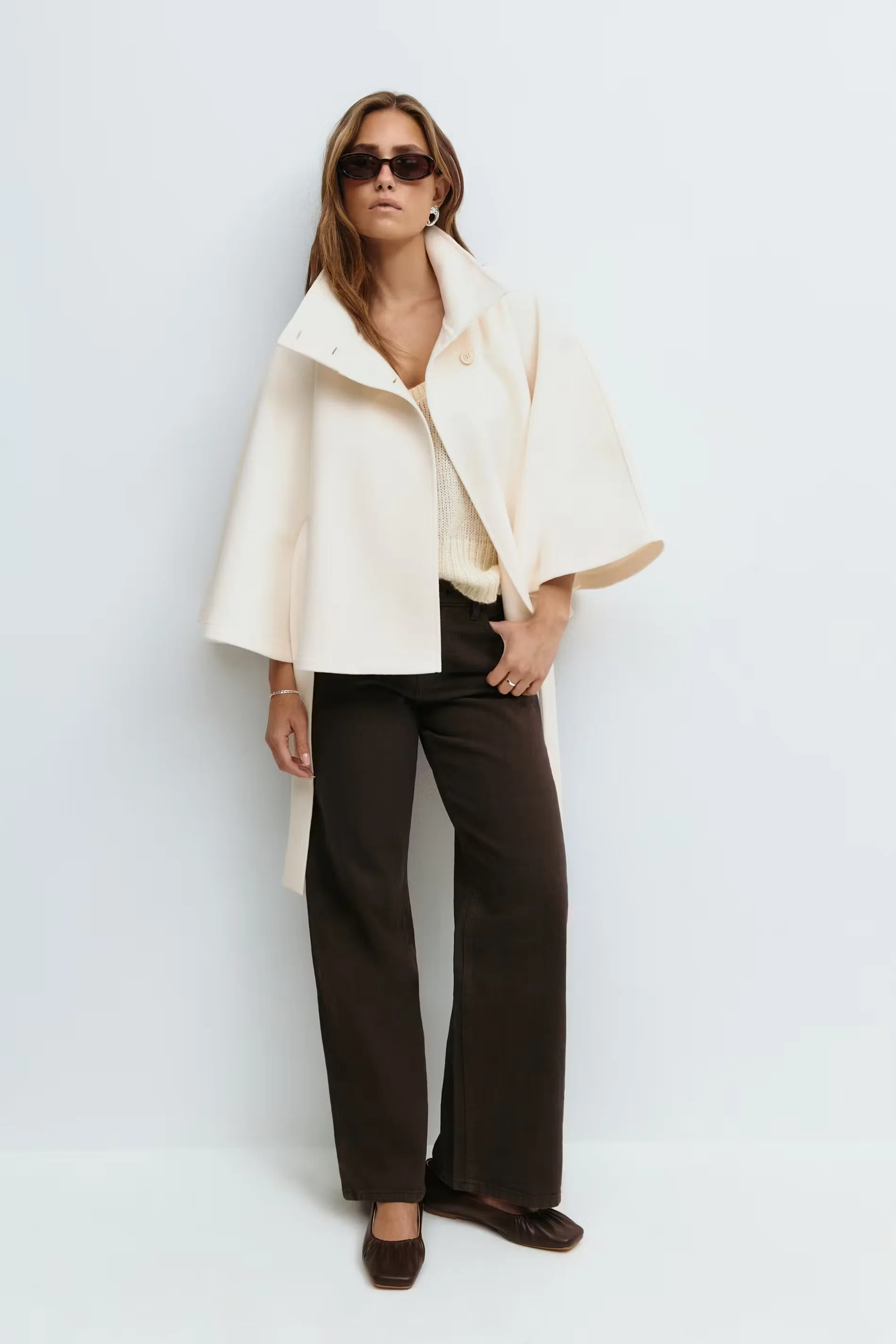 Lara™ | Cape-Mantel mit Taillengürtel & Stehkragen