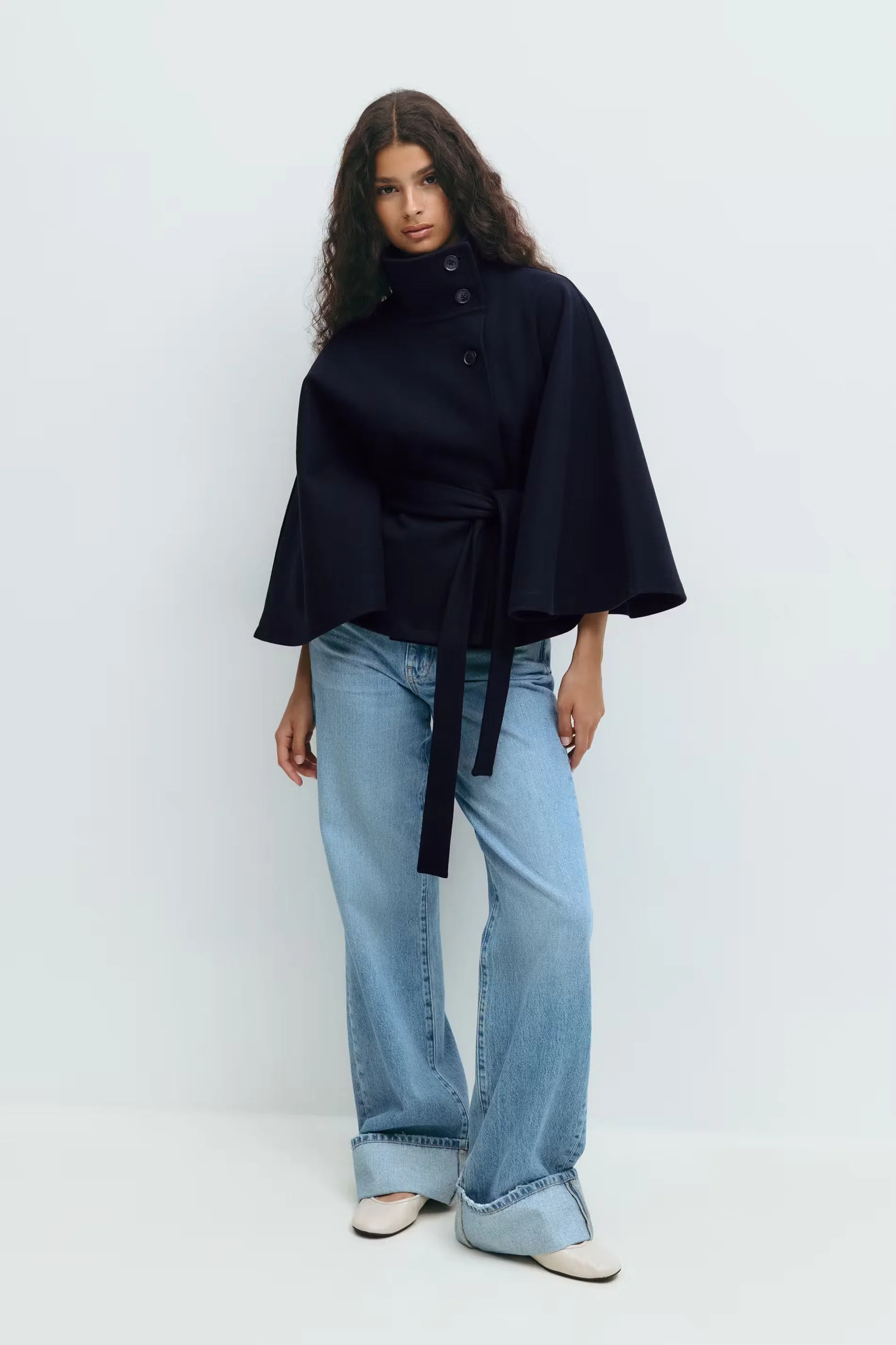 Lara™ | Cape-Mantel mit Taillengürtel & Stehkragen - Image 13