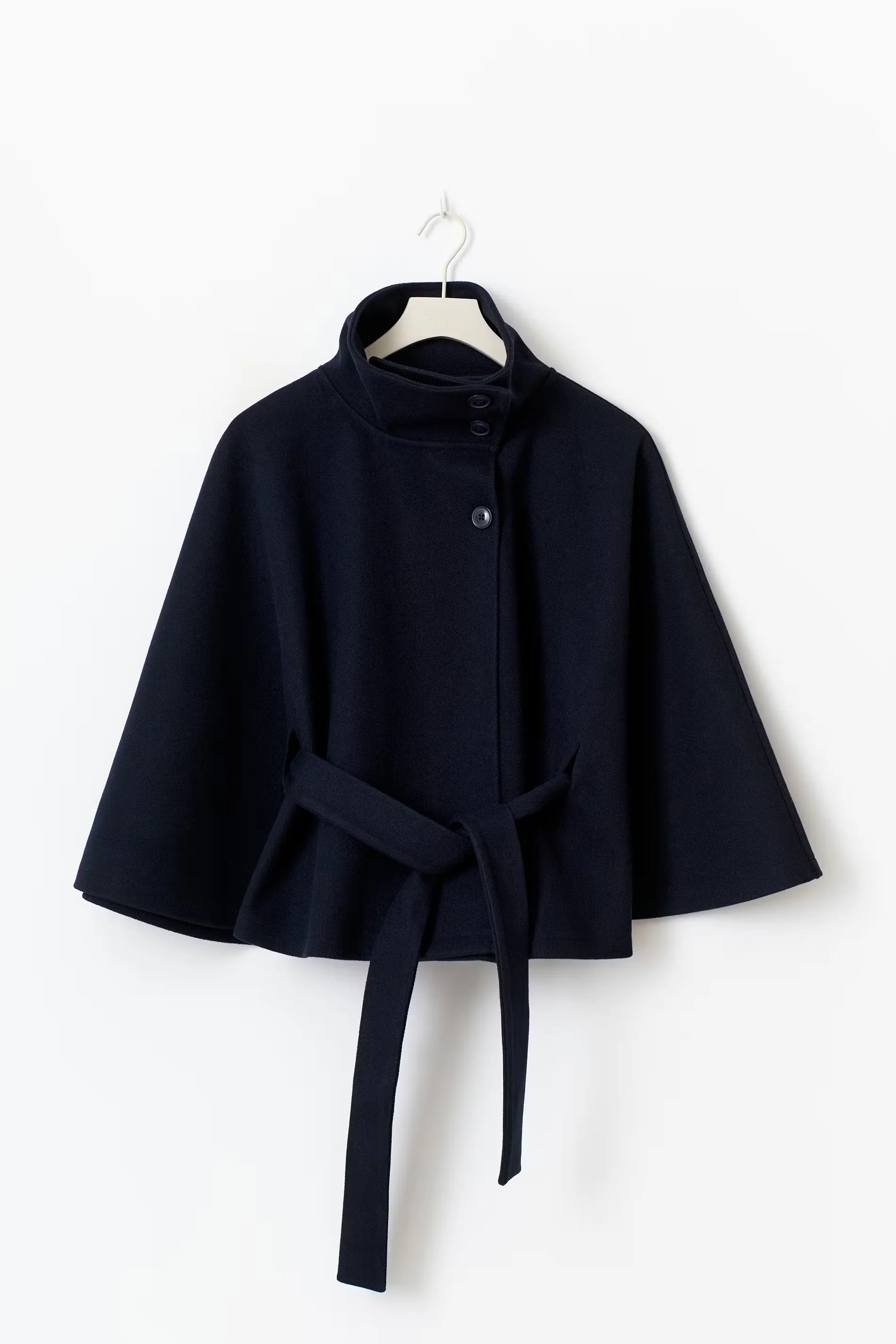 Lara™ | Cape-Mantel mit Taillengürtel & Stehkragen - Image 15