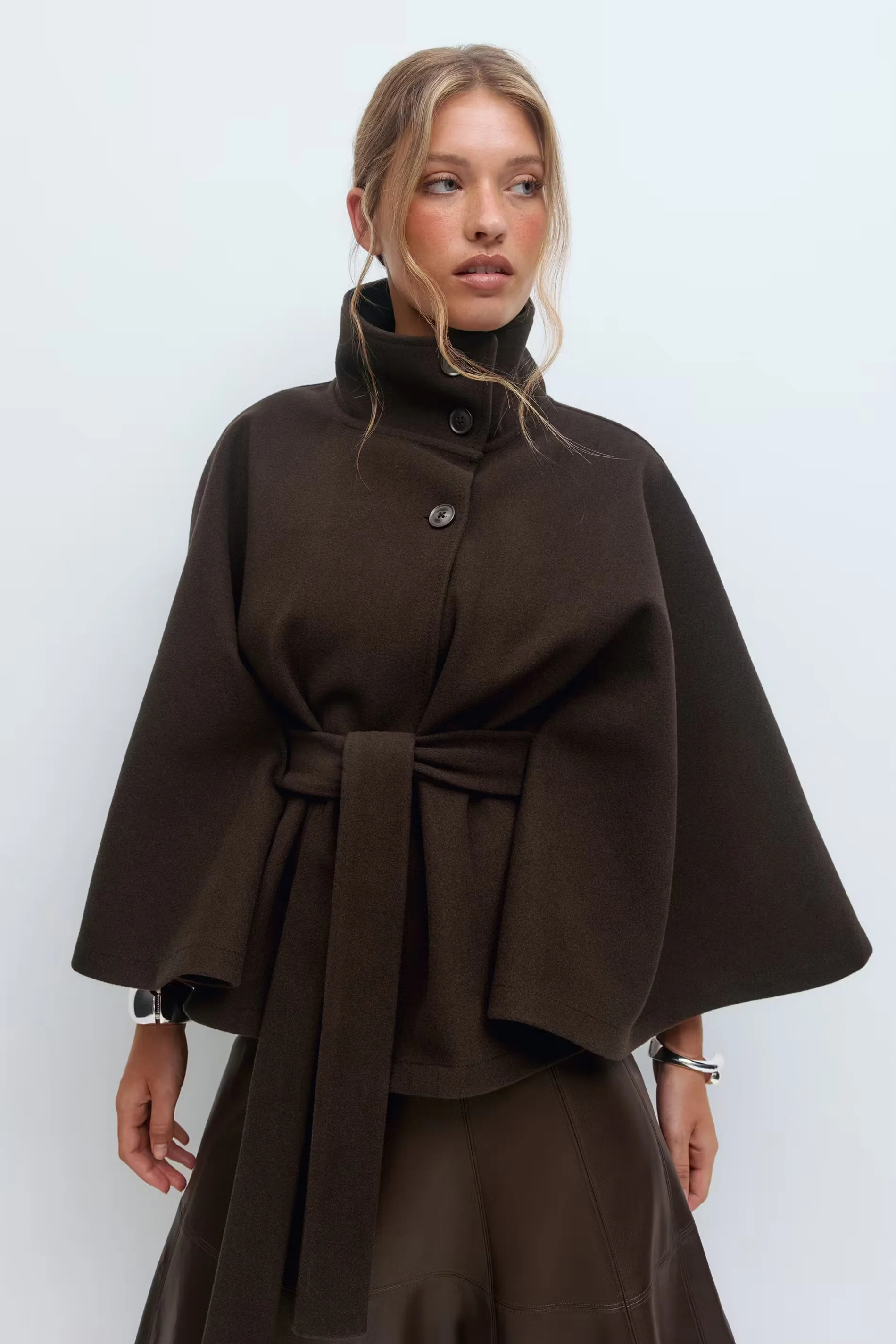 Lara™ | Cape-Mantel mit Taillengürtel & Stehkragen - Image 20