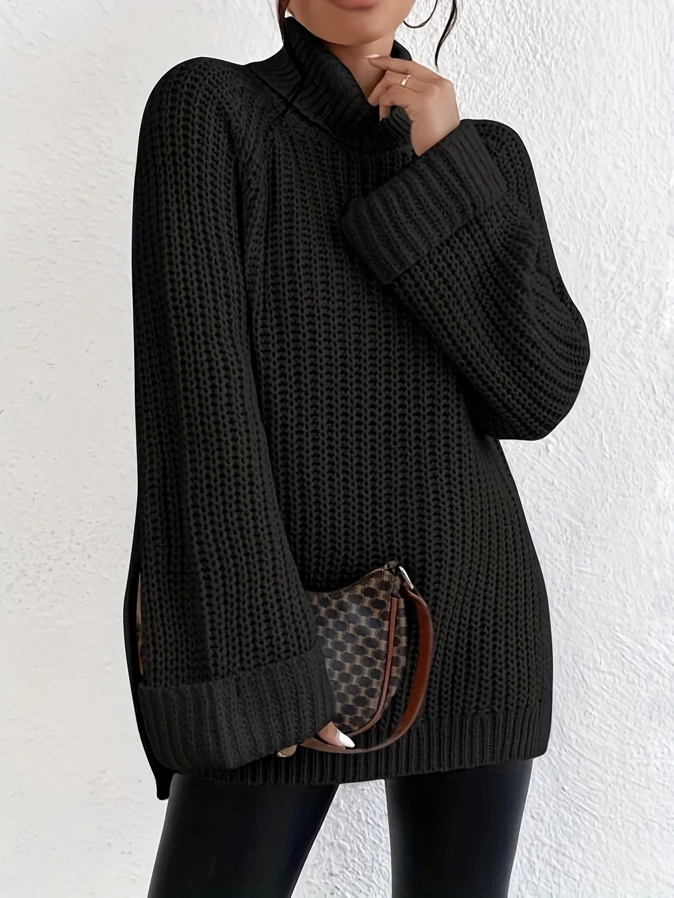 Lässiger Pullover mit Raglanärmeln und Rollkragenpullover - Image 2