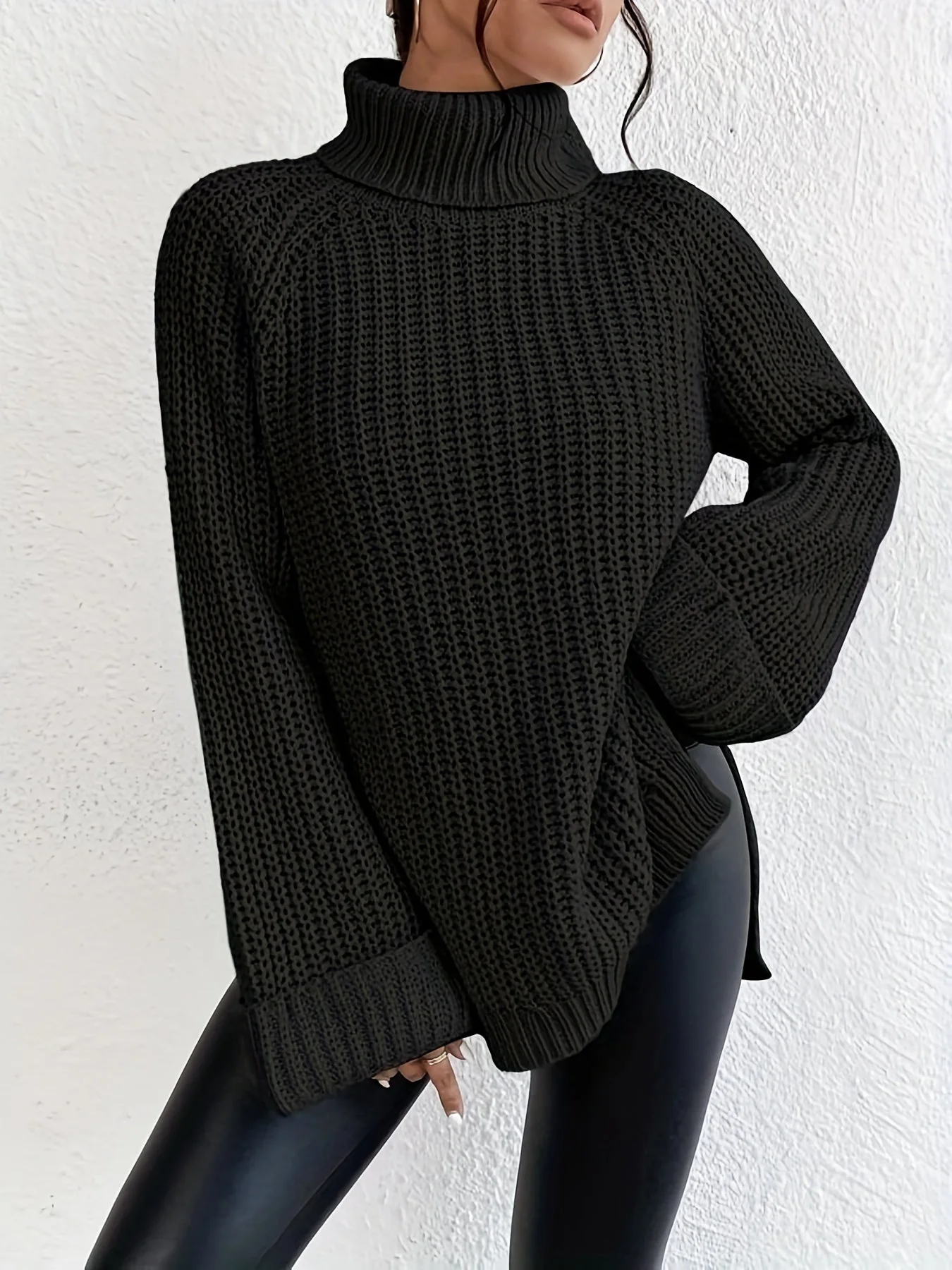 Lässiger Pullover mit Raglanärmeln und Rollkragenpullover - Image 4