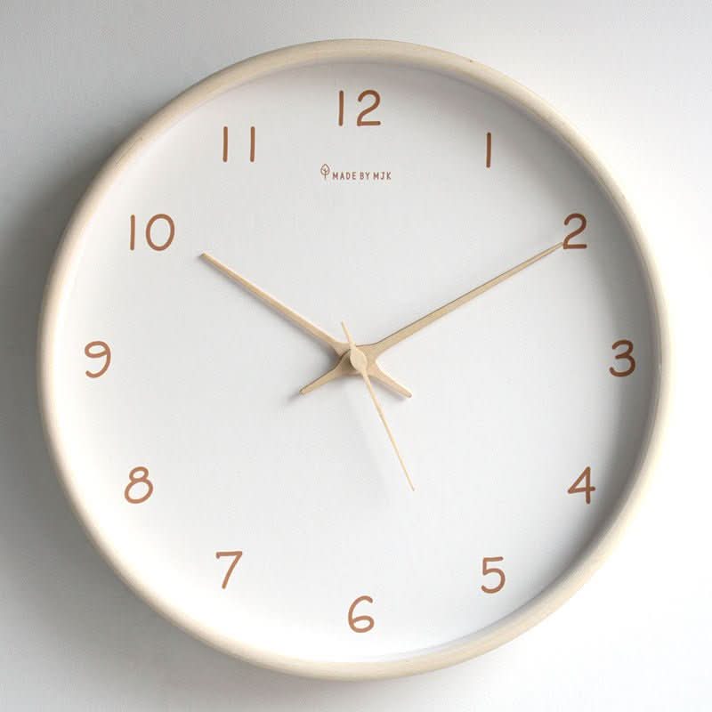 Leise analoge Wanduhr aus Massivholz