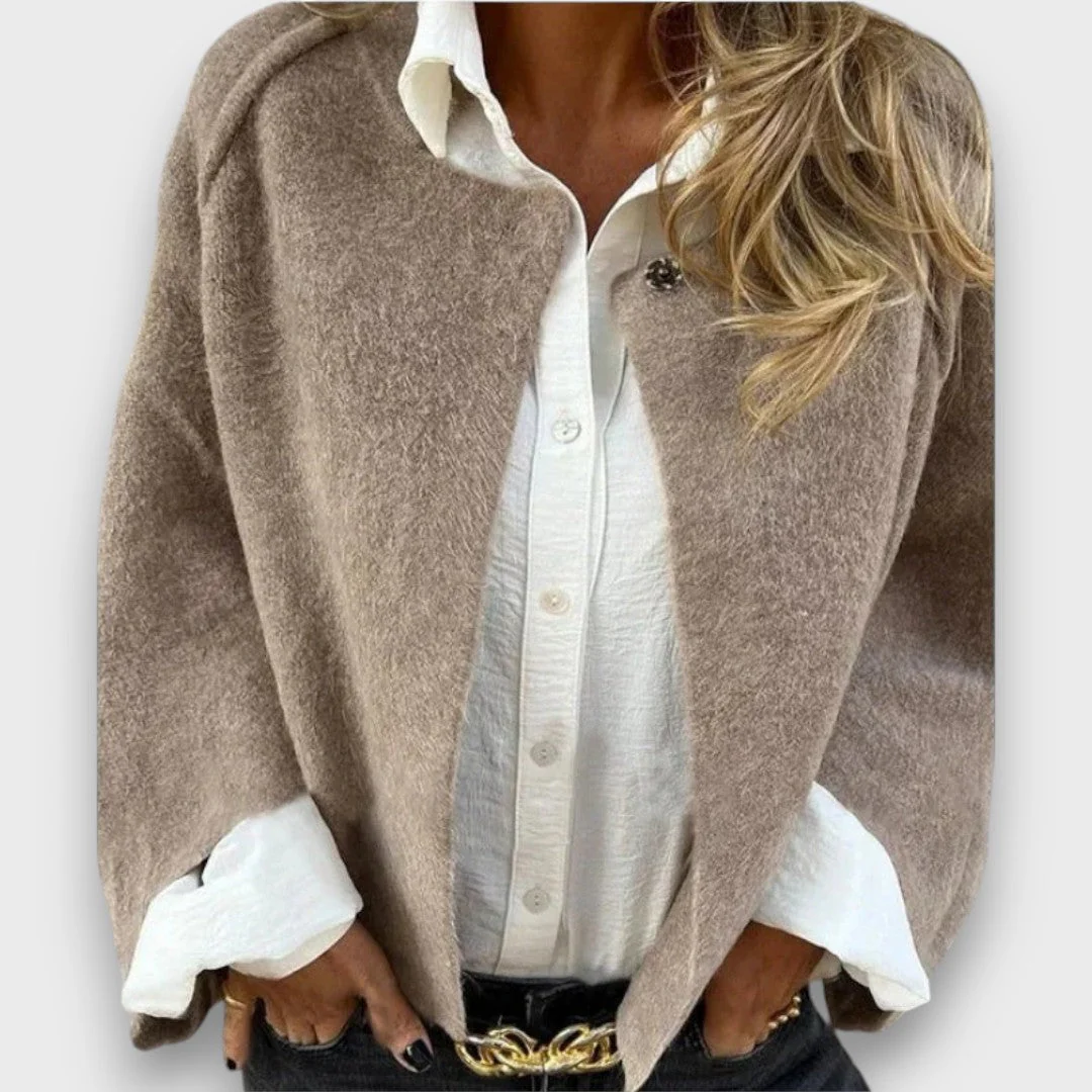 Lene – Kurzjacke mit Knopfdetail - Image 3