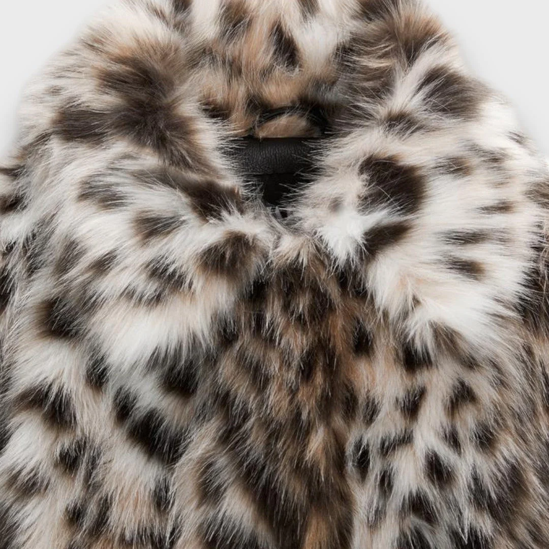 Leoline – Faux-Fur-Jacke im Animal-Design - Image 7