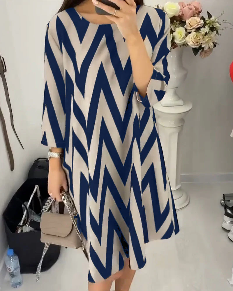 Lovenza - Damenkleid mit lockeren Ärmeln und Zickzackmuster - Image 5