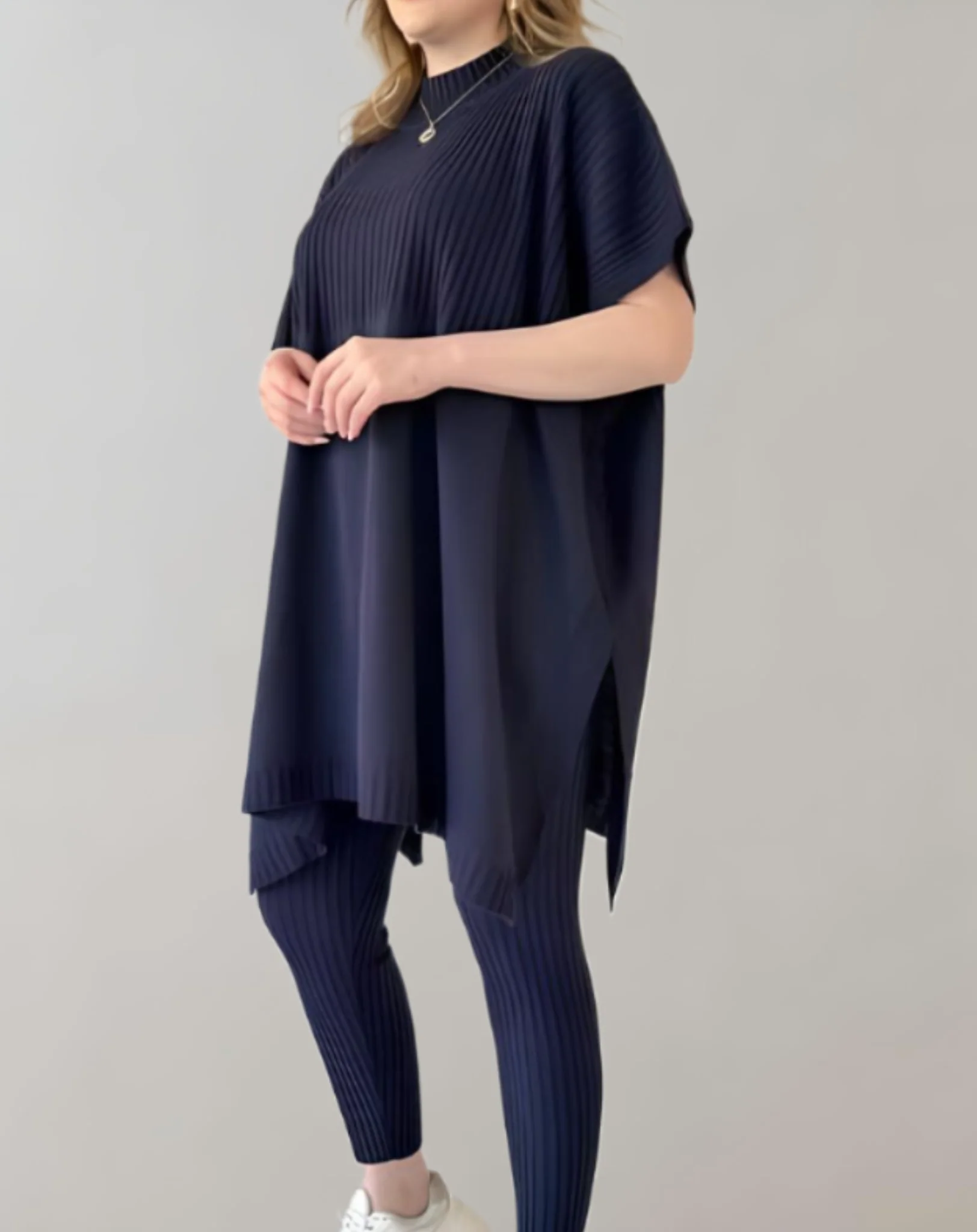 Lucía | Zweiteiliges Strickset mit Oversized-Top und Leggings - Image 3