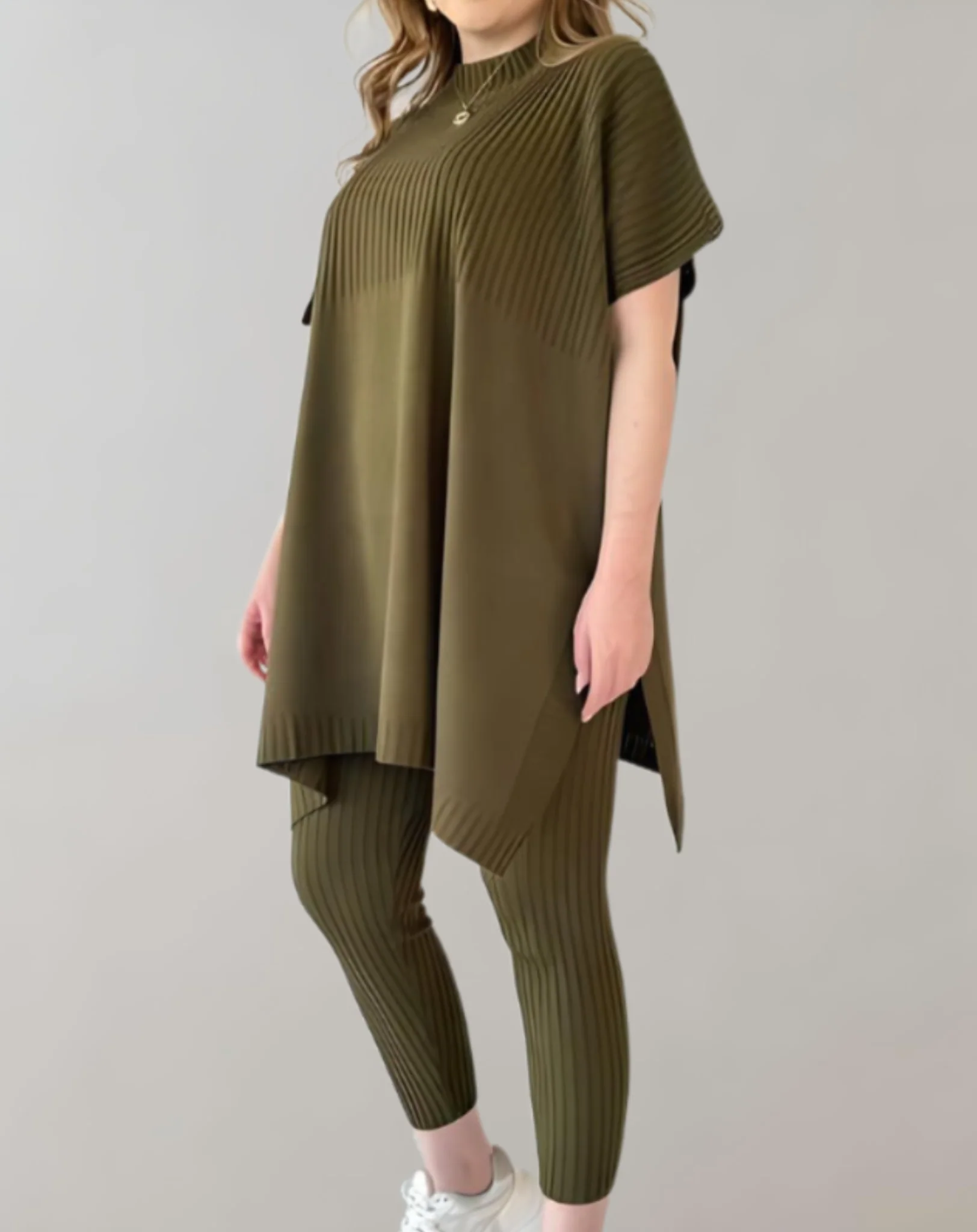 Lucía | Zweiteiliges Strickset mit Oversized-Top und Leggings - Image 8