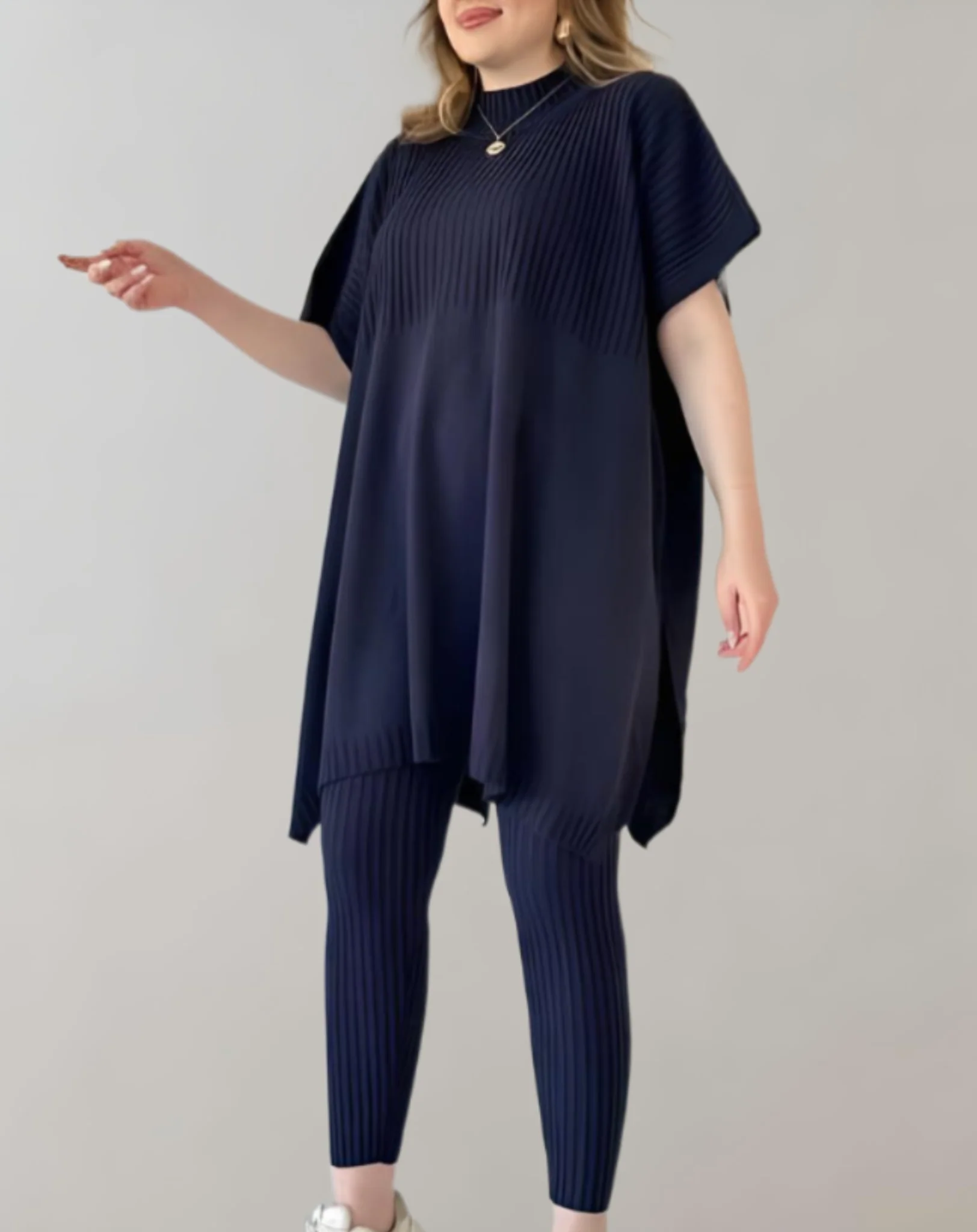 Lucía | Zweiteiliges Strickset mit Oversized-Top und Leggings - Image 9