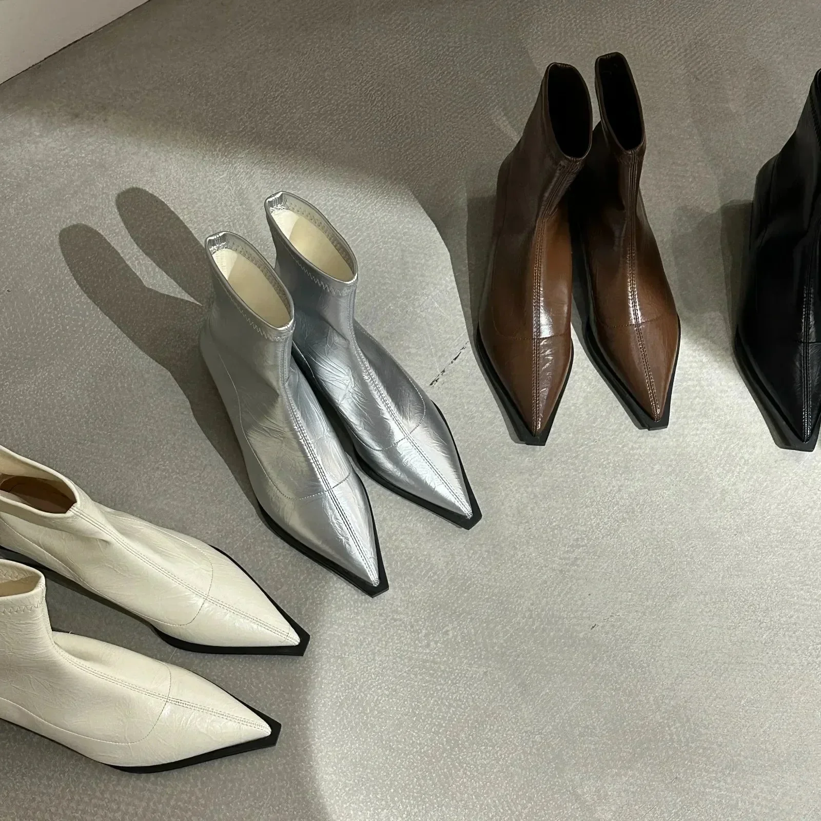 Lucille Spitz Zulaufende Stiefeletten - Image 2