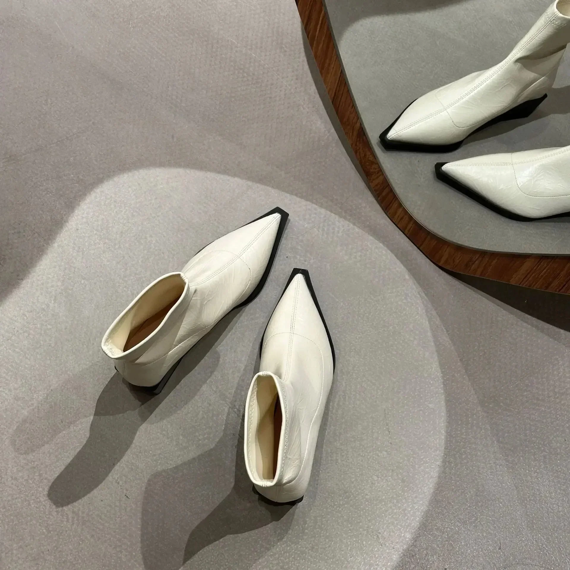 Lucille Spitz Zulaufende Stiefeletten - Image 4