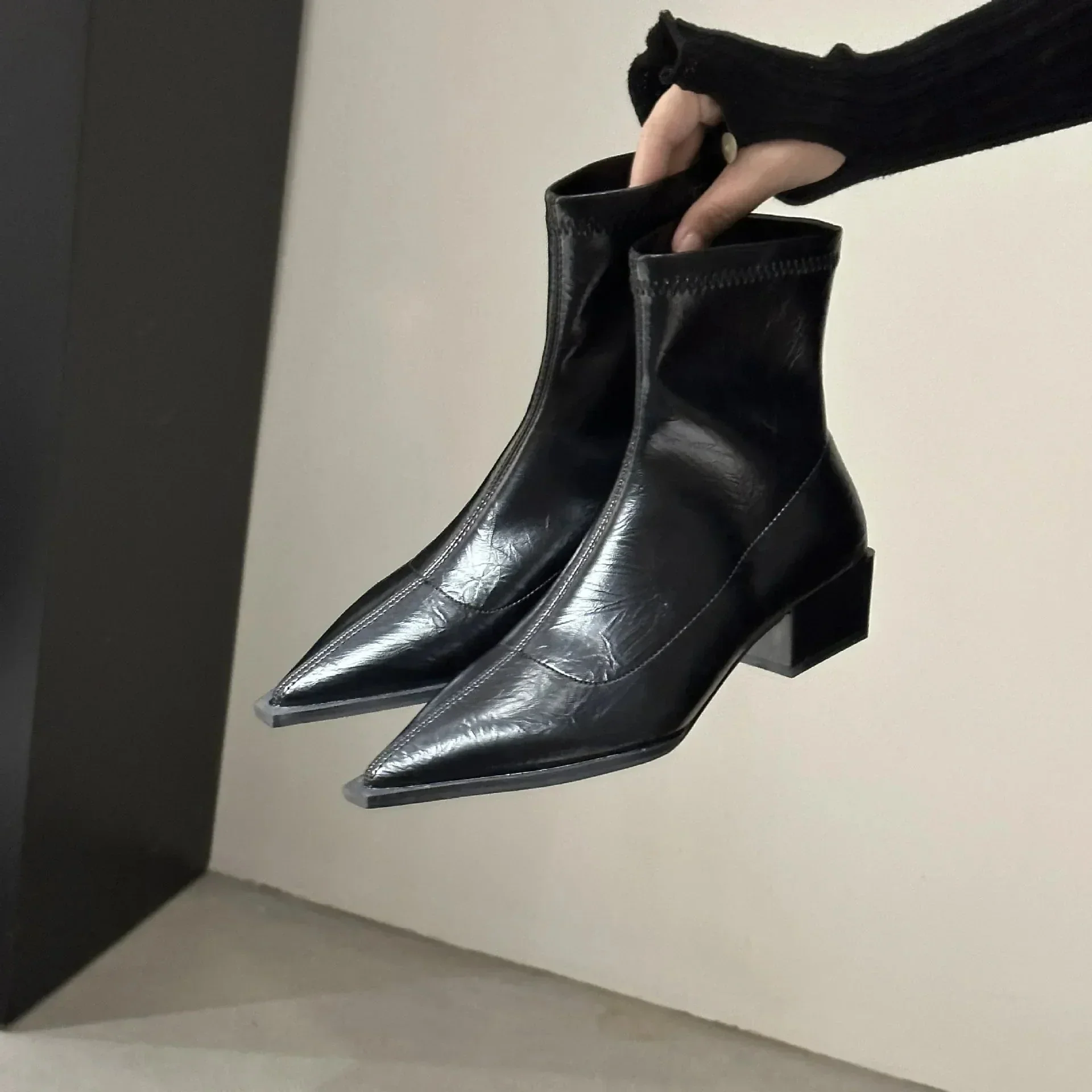 Lucille Spitz Zulaufende Stiefeletten - Image 5