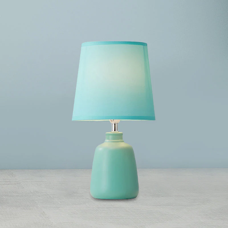 Lunavase – Weiche spitz zulaufende Stofflampe mit keramischem Fuß - Image 5
