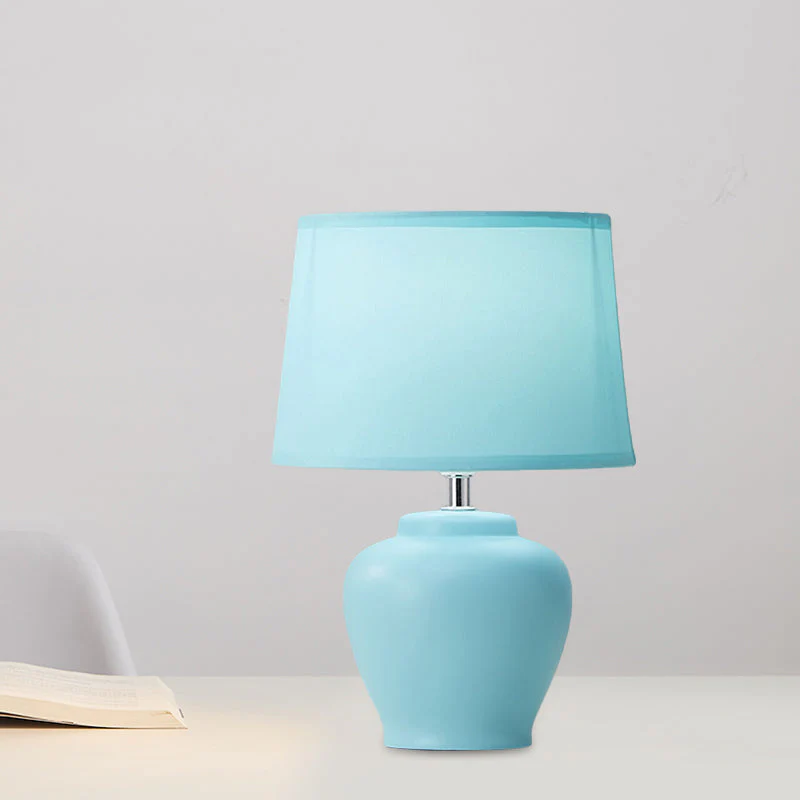 Lunavase – Weiche spitz zulaufende Stofflampe mit keramischem Fuß - Image 6