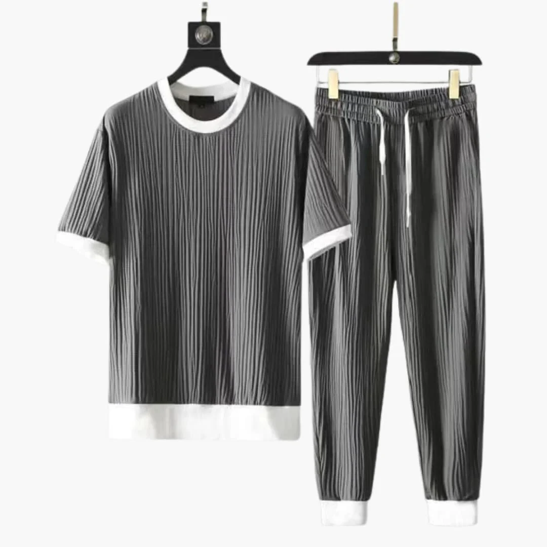 Männer Plissee Zweiteiler mit Rundhals T-Shirt und Jogginghose - Image 2