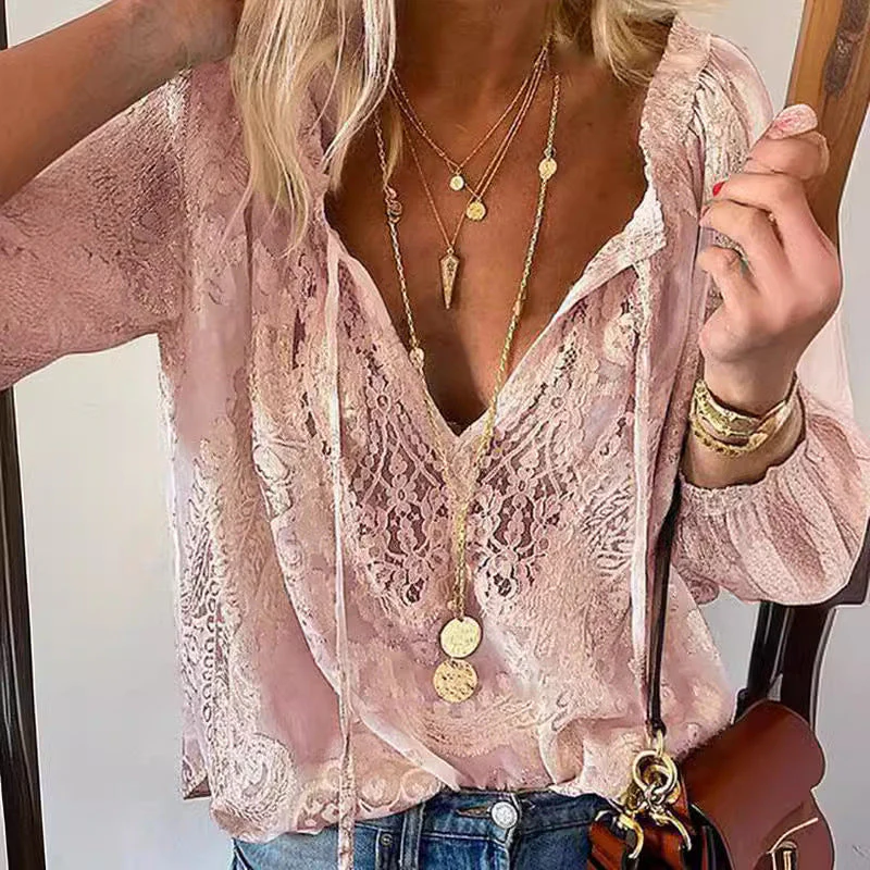 Manuela | Zeitlose Bluse mit Spitzendetail - Image 4