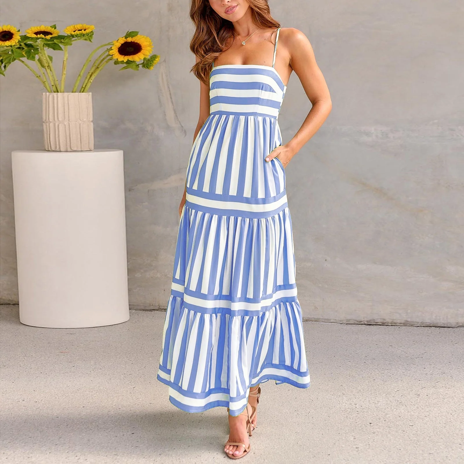 Marisol | Gestreiftes Maxikleid mit Trägern und Taschen - Image 6