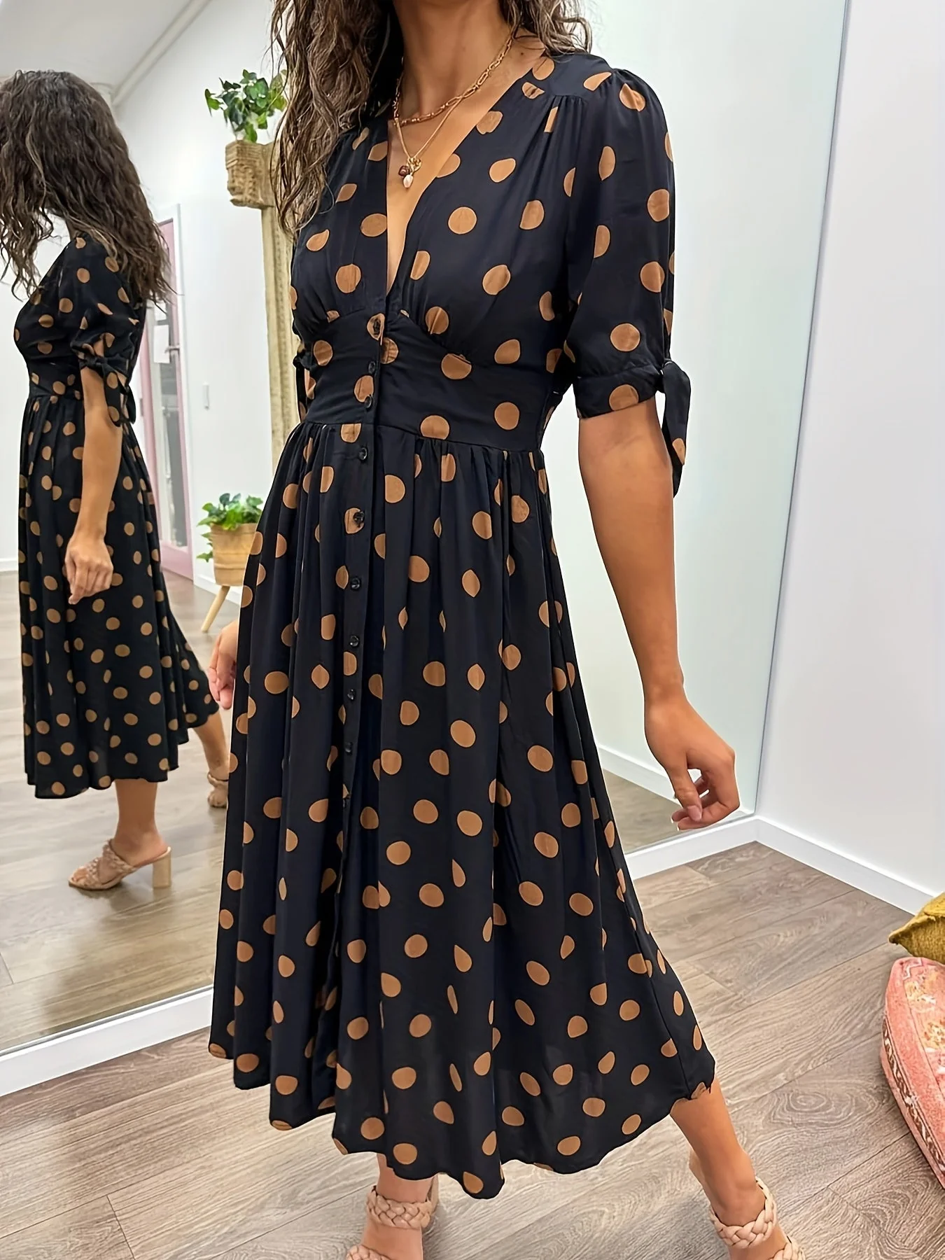 Martha | Retro-Polka-Dot Midi-Kleid - Image 8