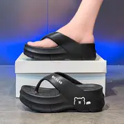 Maya - Stylische schwarze EVA-Flip-Flops für Frauen mit niedlichem Bärendesign - Image 4