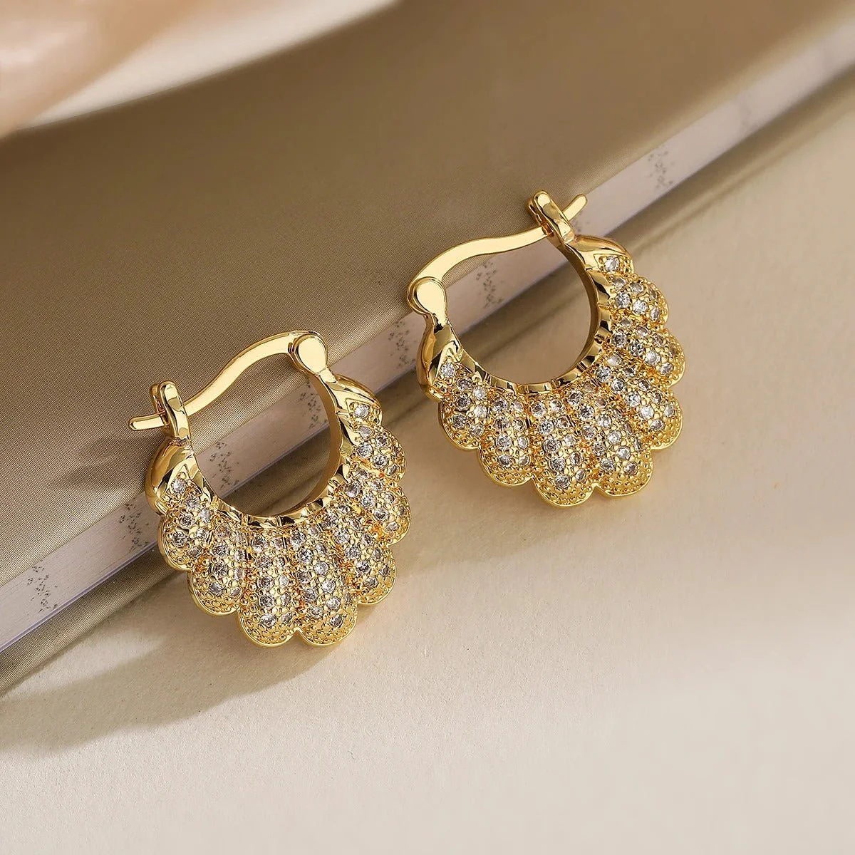 Micara - Sparkly Crescents - Ohrringe - Image 5