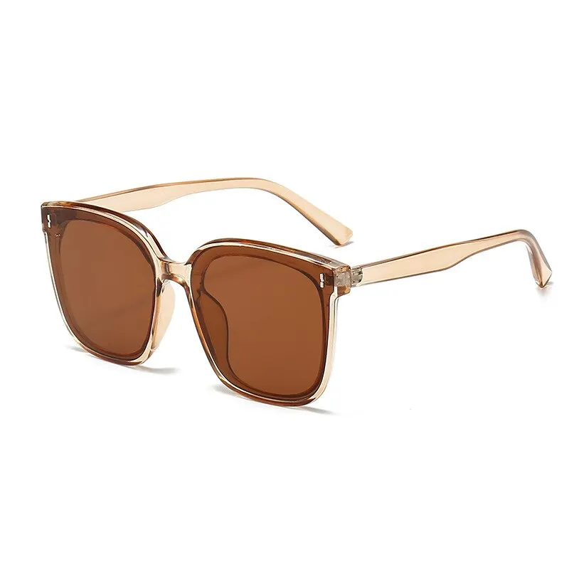 Mila | Modische Oversize-Sonnenbrille für Damen - Image 4