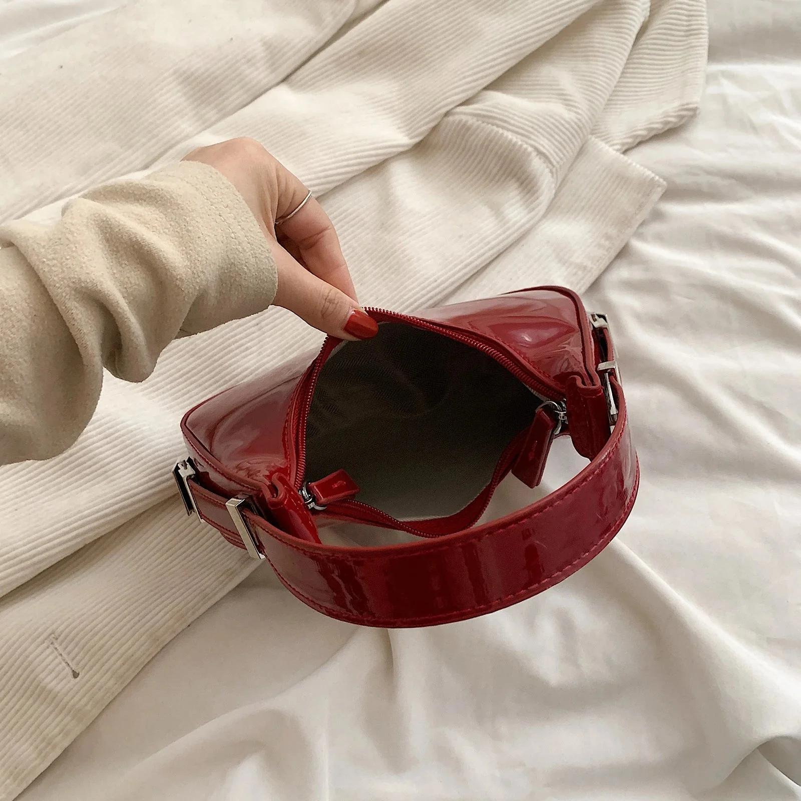 Mille Stilvolle Halbmonden Handtasche für Frauen – Elegante Umhängetasche - Image 5