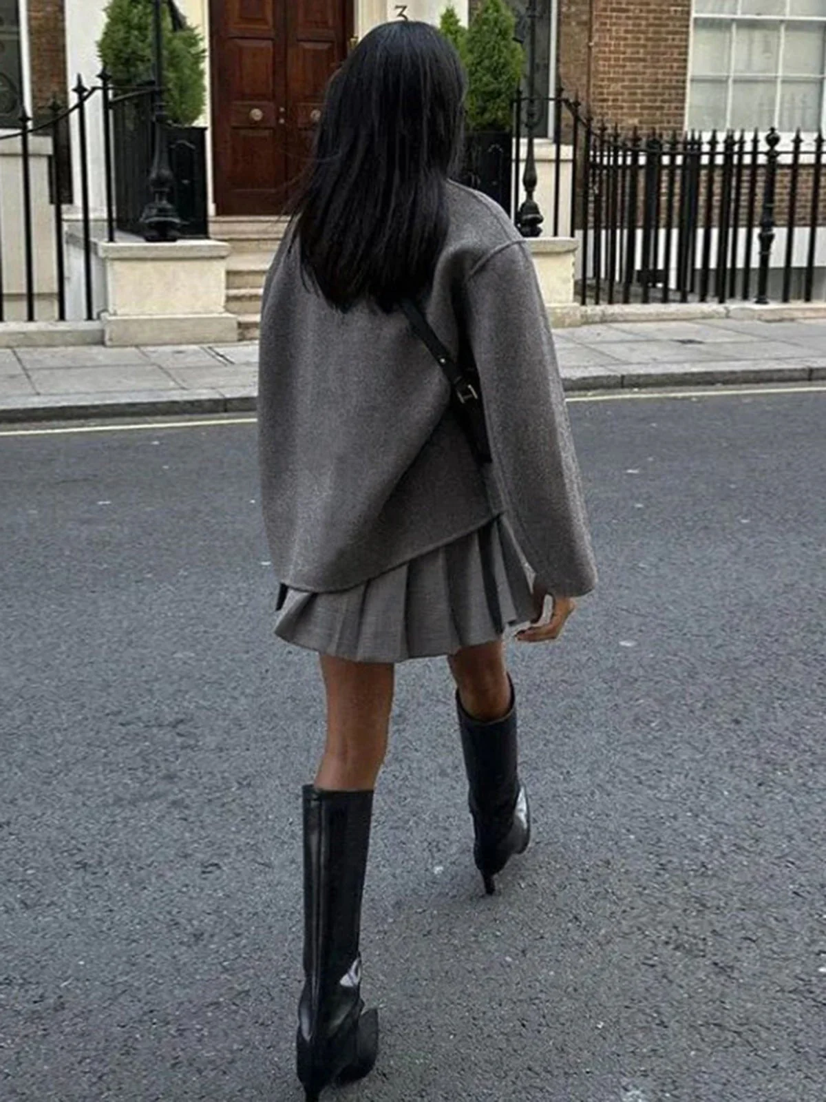 Mirea | Figurbetonte Übergangsjacke für Damen mit elegantem Schnitt - Image 6