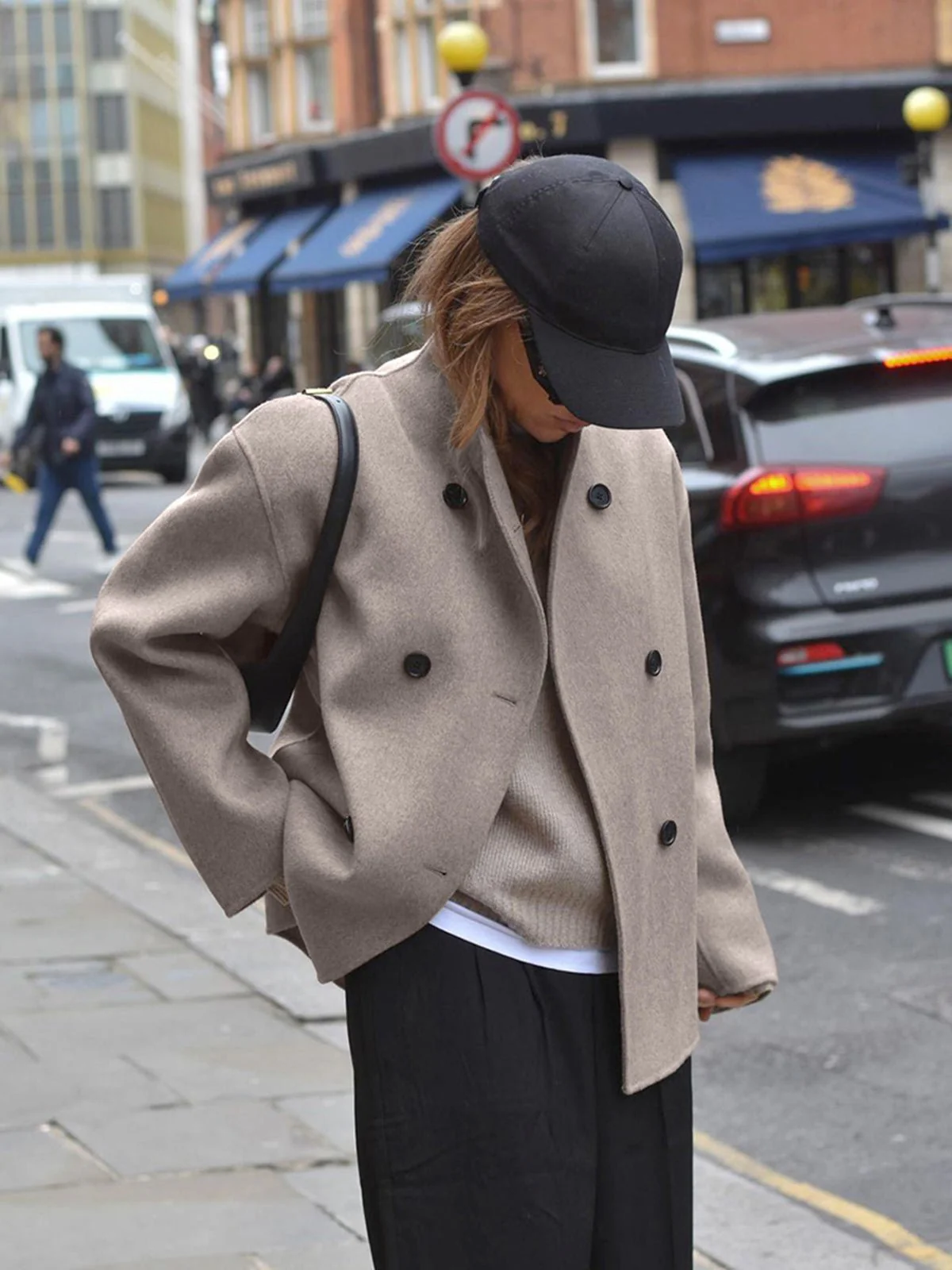 Mirea | Figurbetonte Übergangsjacke für Damen mit elegantem Schnitt - Image 8