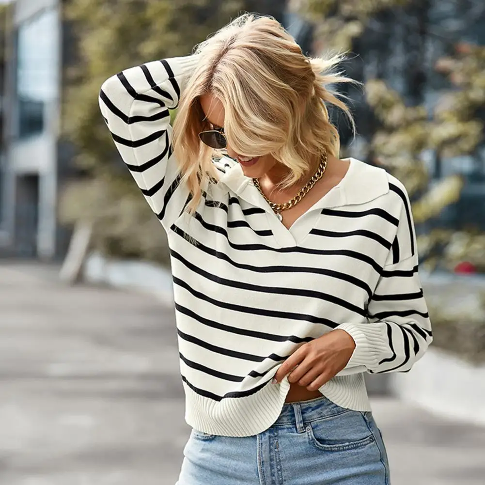 Moderner Look, Gestreifter Pullover mit V-Ausschnitt - Image 4