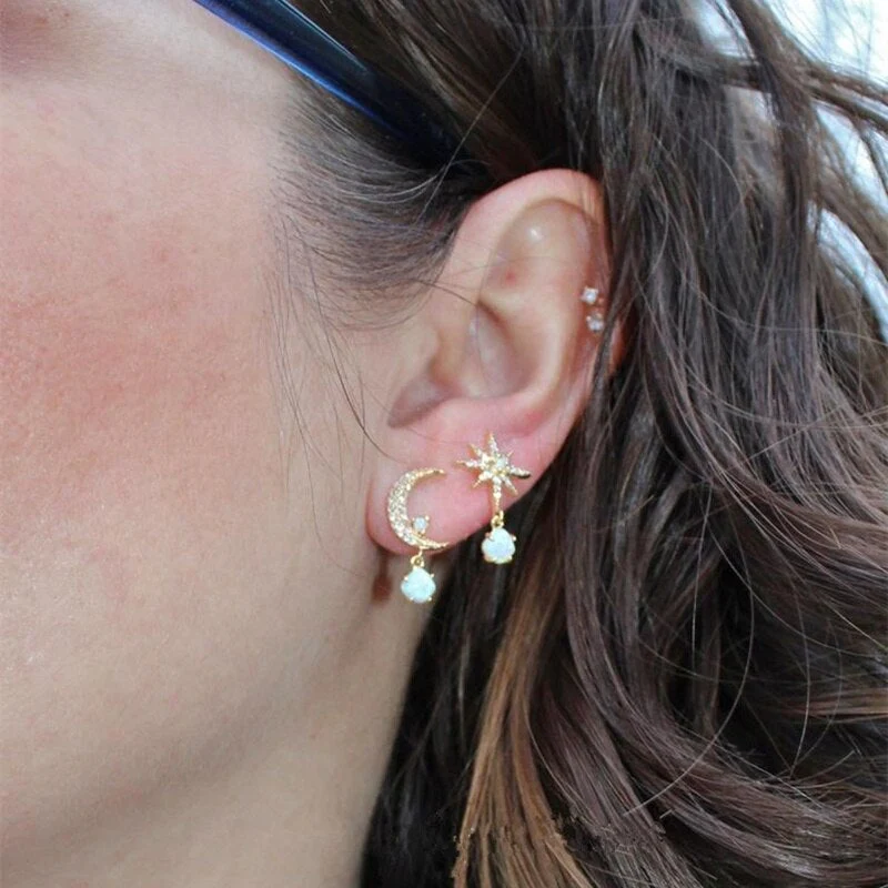 Mond- und Stern-Ohrringe aus Gold und Opal - Image 4