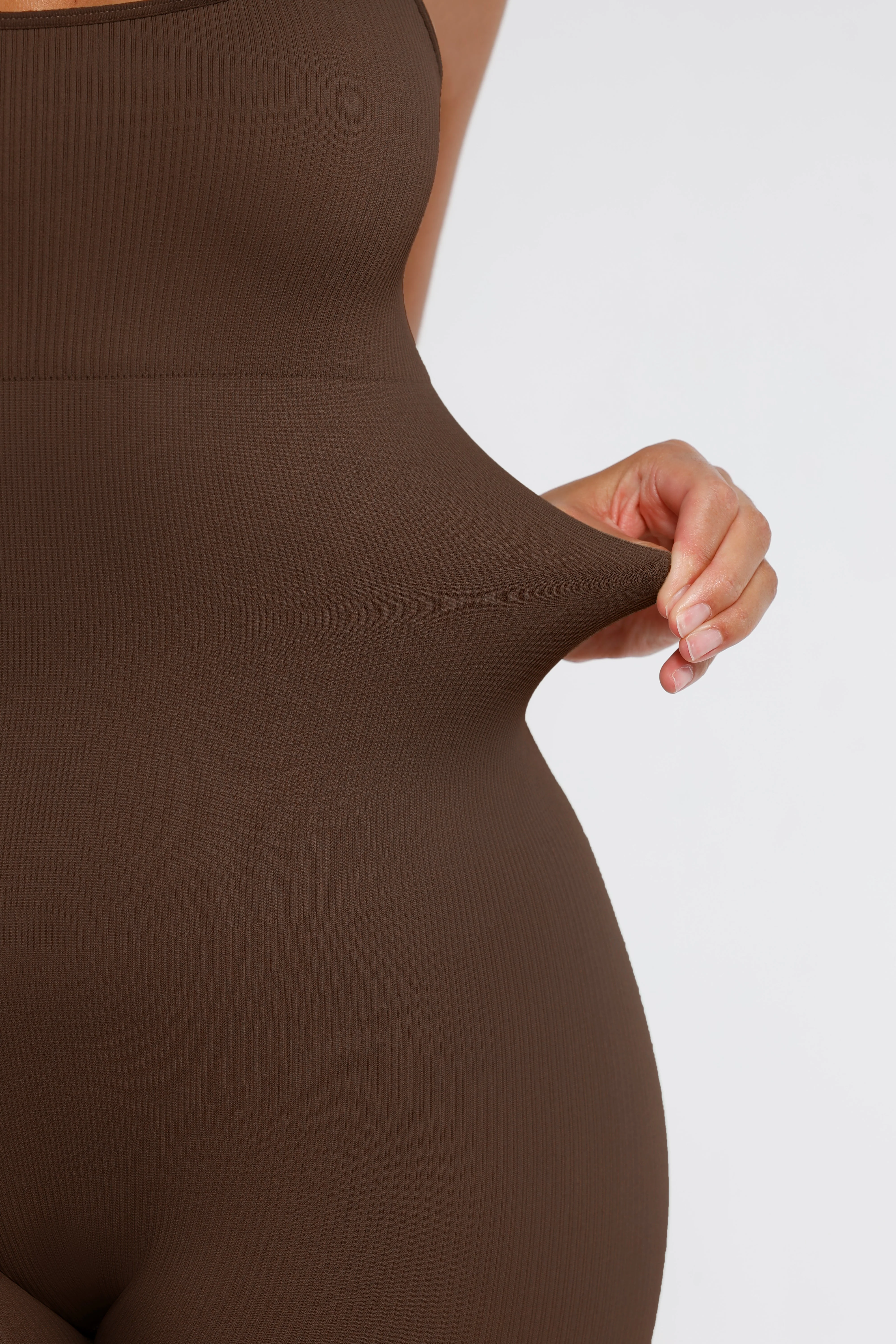 Nahtloser Shapewear-Jumpsuit mit Spaghettiträgern - Image 15