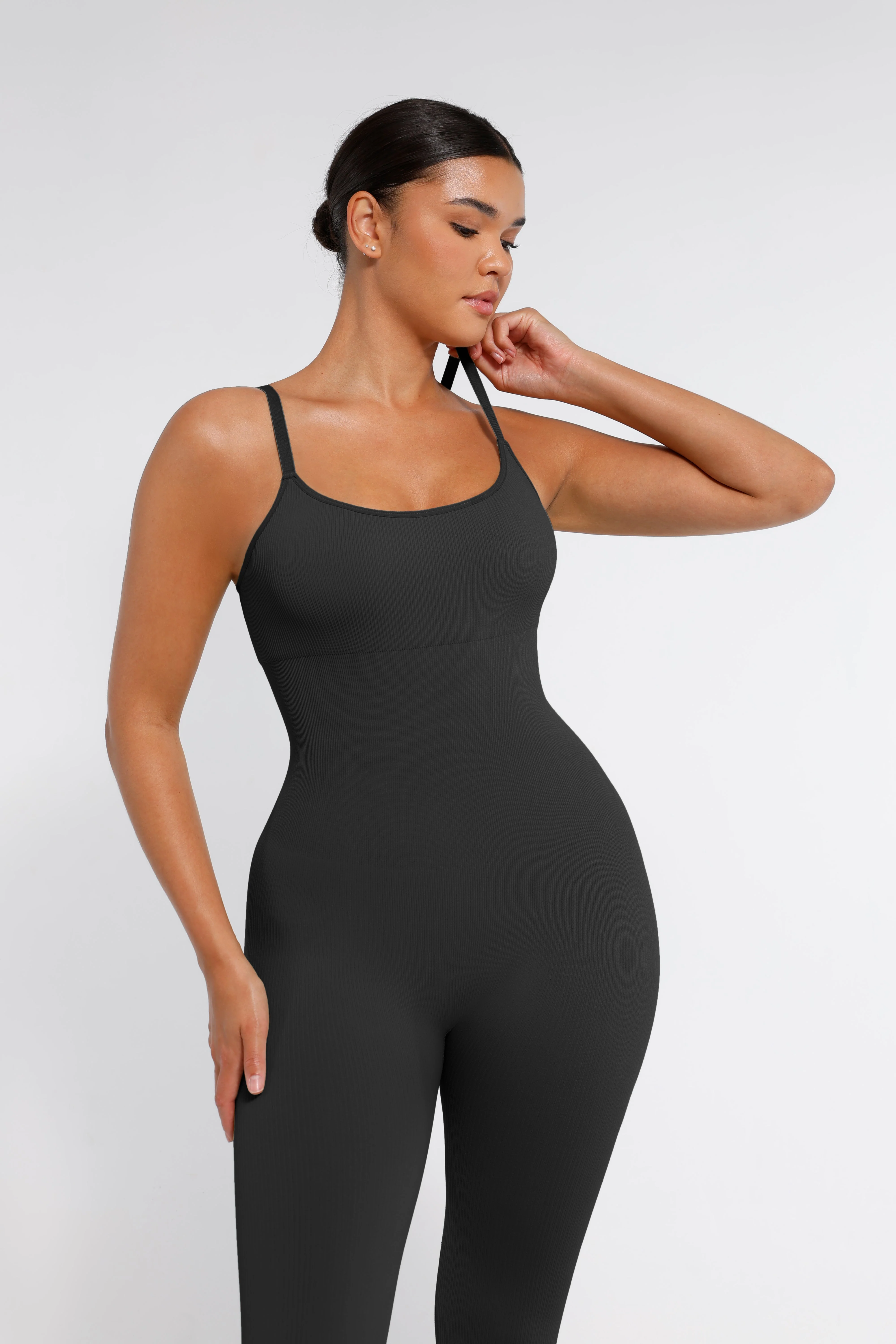 Nahtloser Shapewear-Jumpsuit mit Spaghettiträgern - Image 2