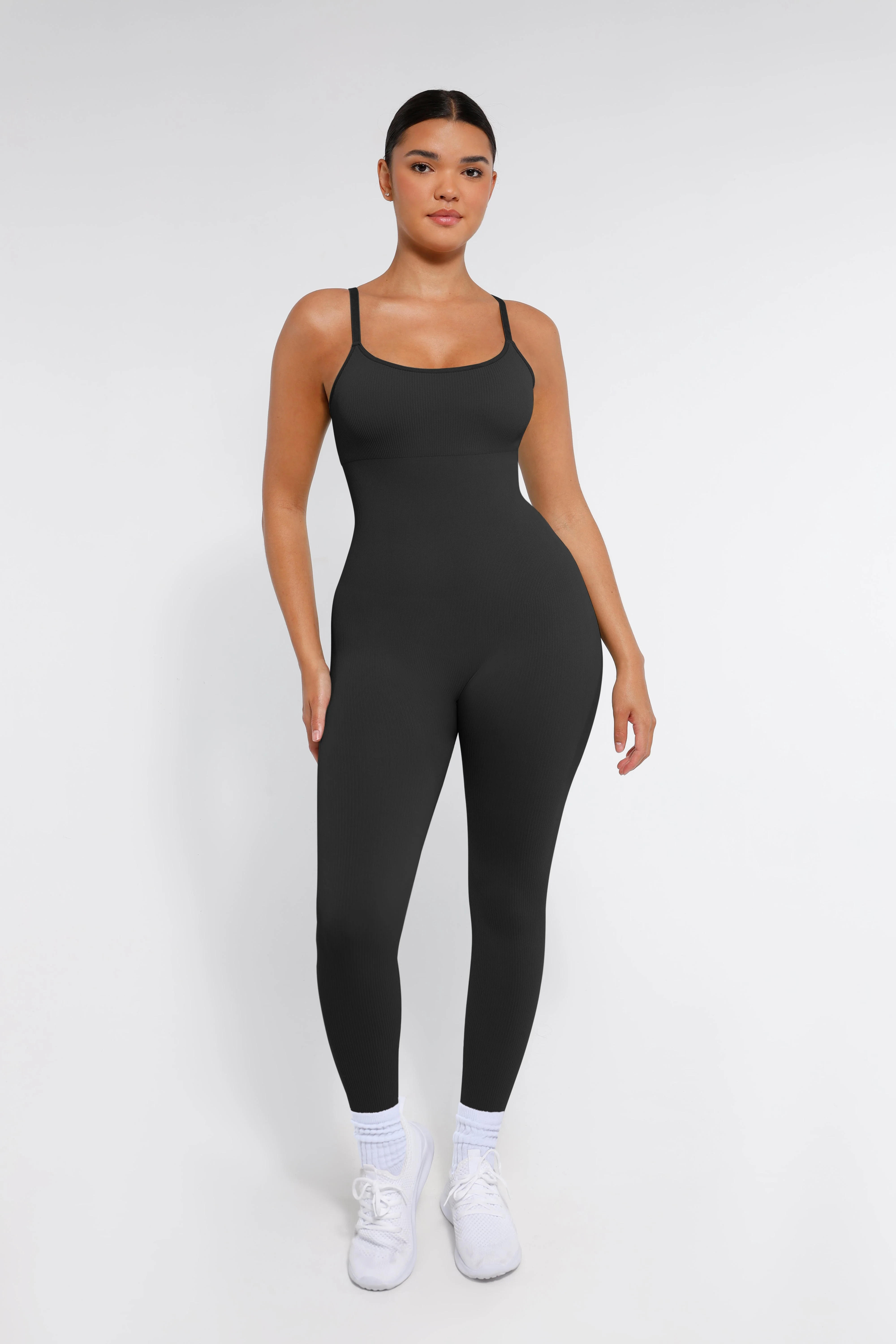 Nahtloser Shapewear-Jumpsuit mit Spaghettiträgern - Image 29