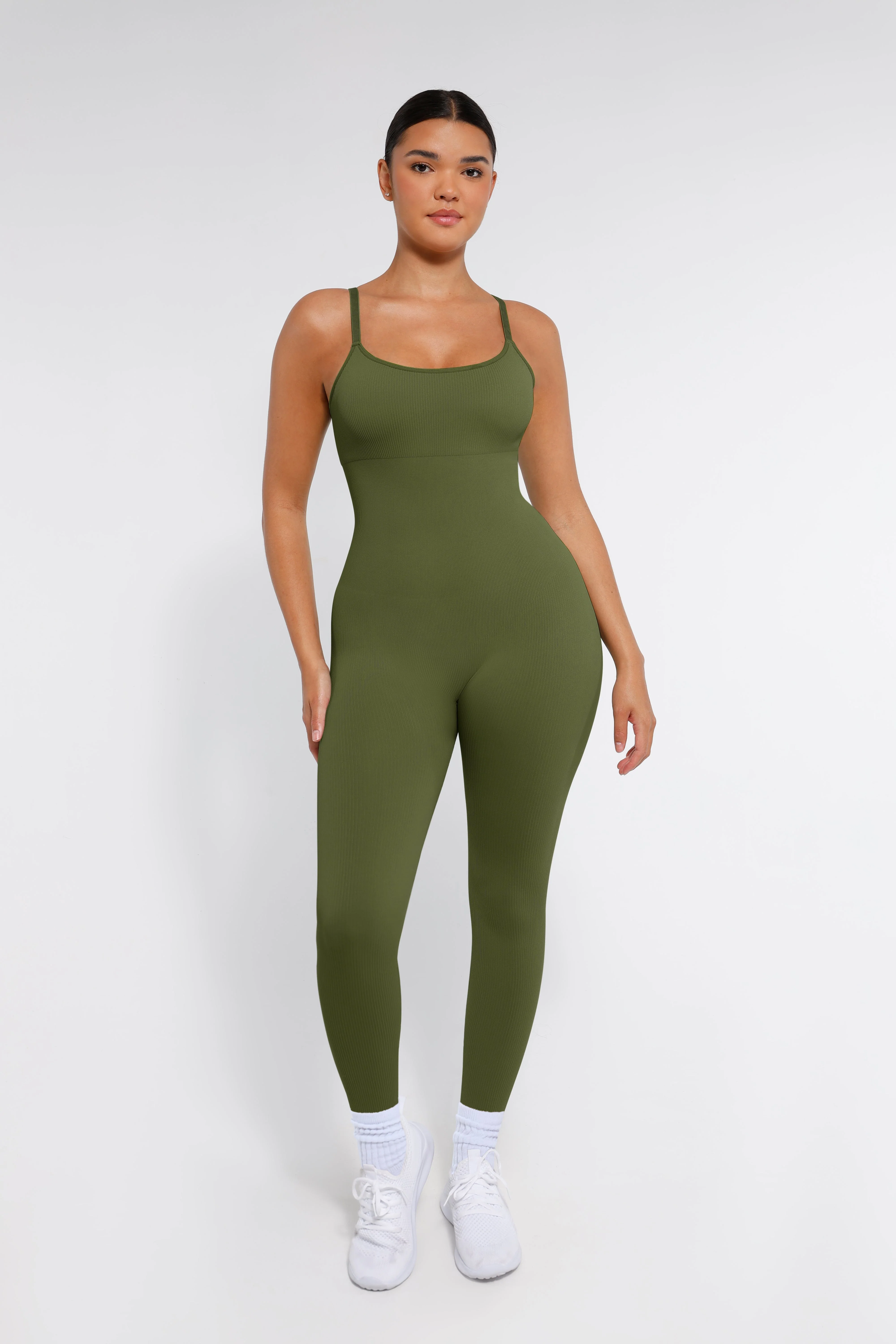 Nahtloser Shapewear-Jumpsuit mit Spaghettiträgern - Image 32