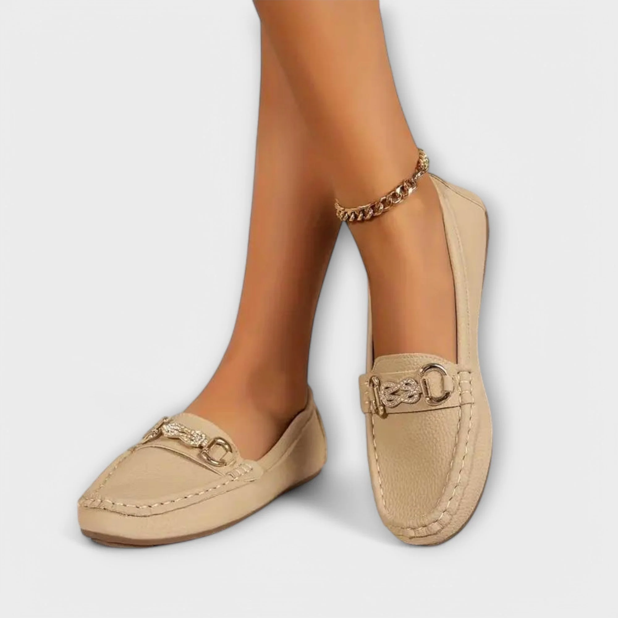 Nevena – Elegante Slip-On Mokassins mit Goldakzent - Image 4