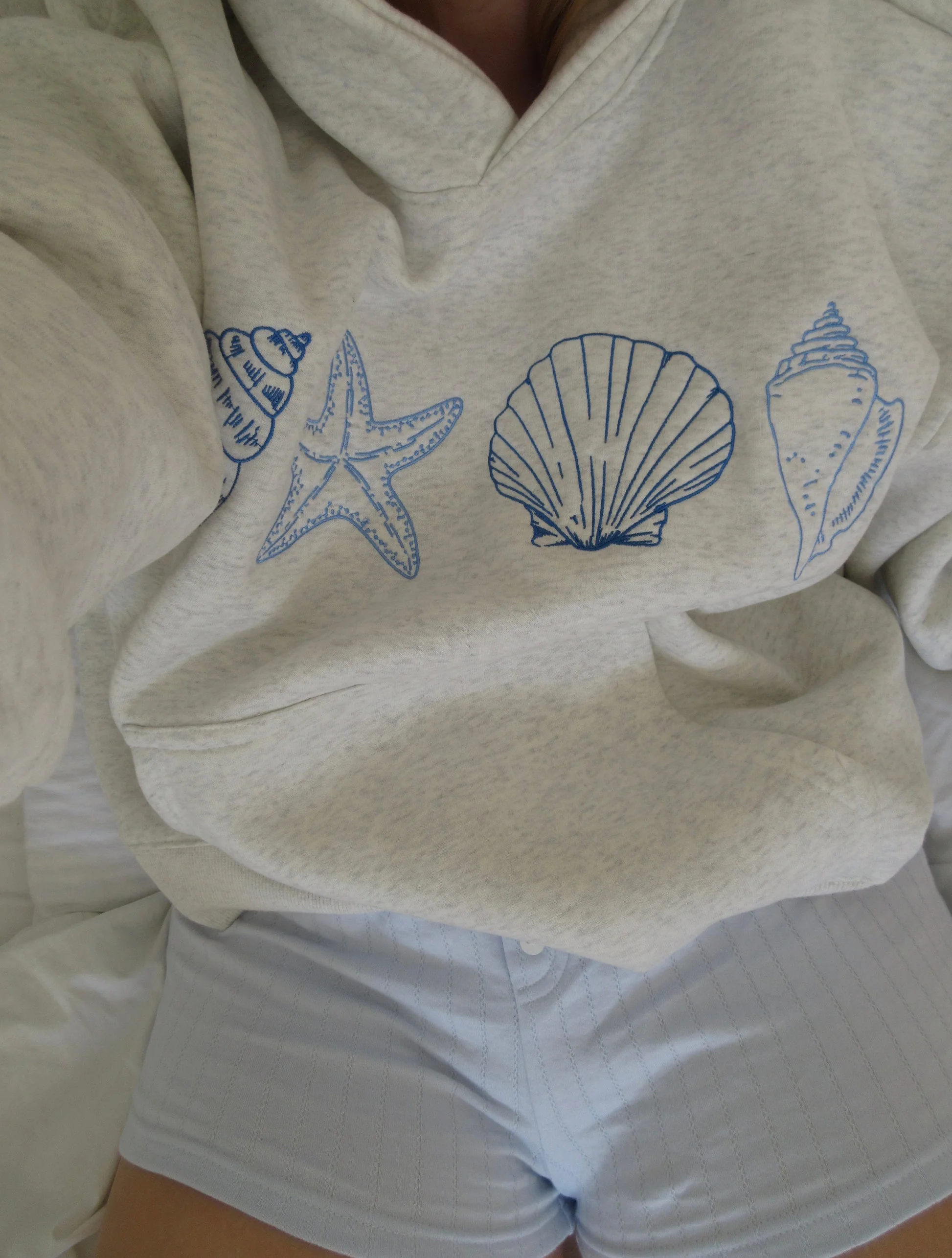 Ocenia | Unisex-Sweatshirt mit Muscheln - Image 2