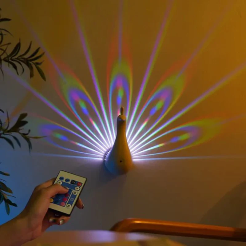 PeacockGlow LED-Projektionlampe – Dekorative Lampe mit Fernbedienung und Farbeffekten - Image 4